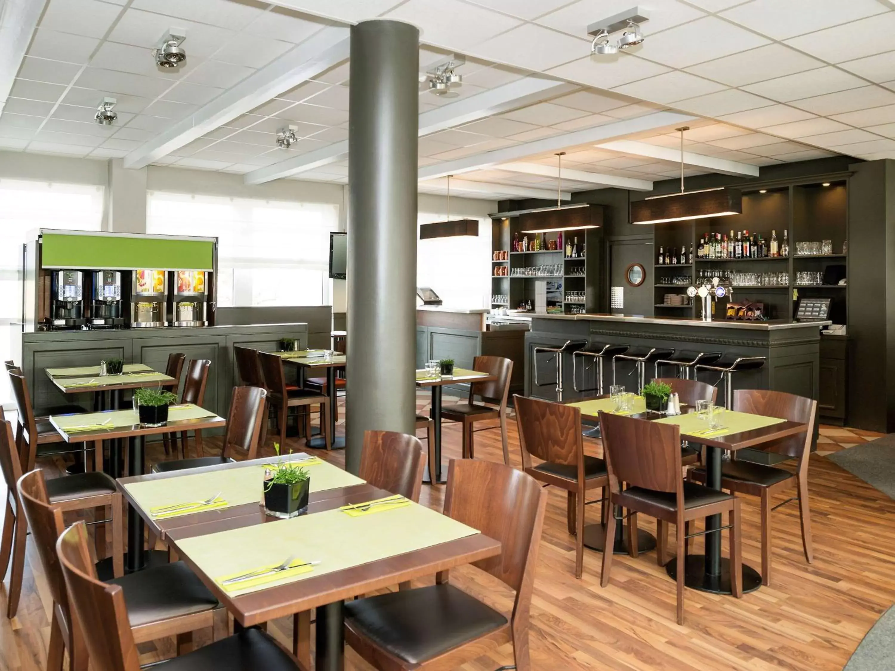 Restaurant/Places to Eat in ibis Luxembourg Sud