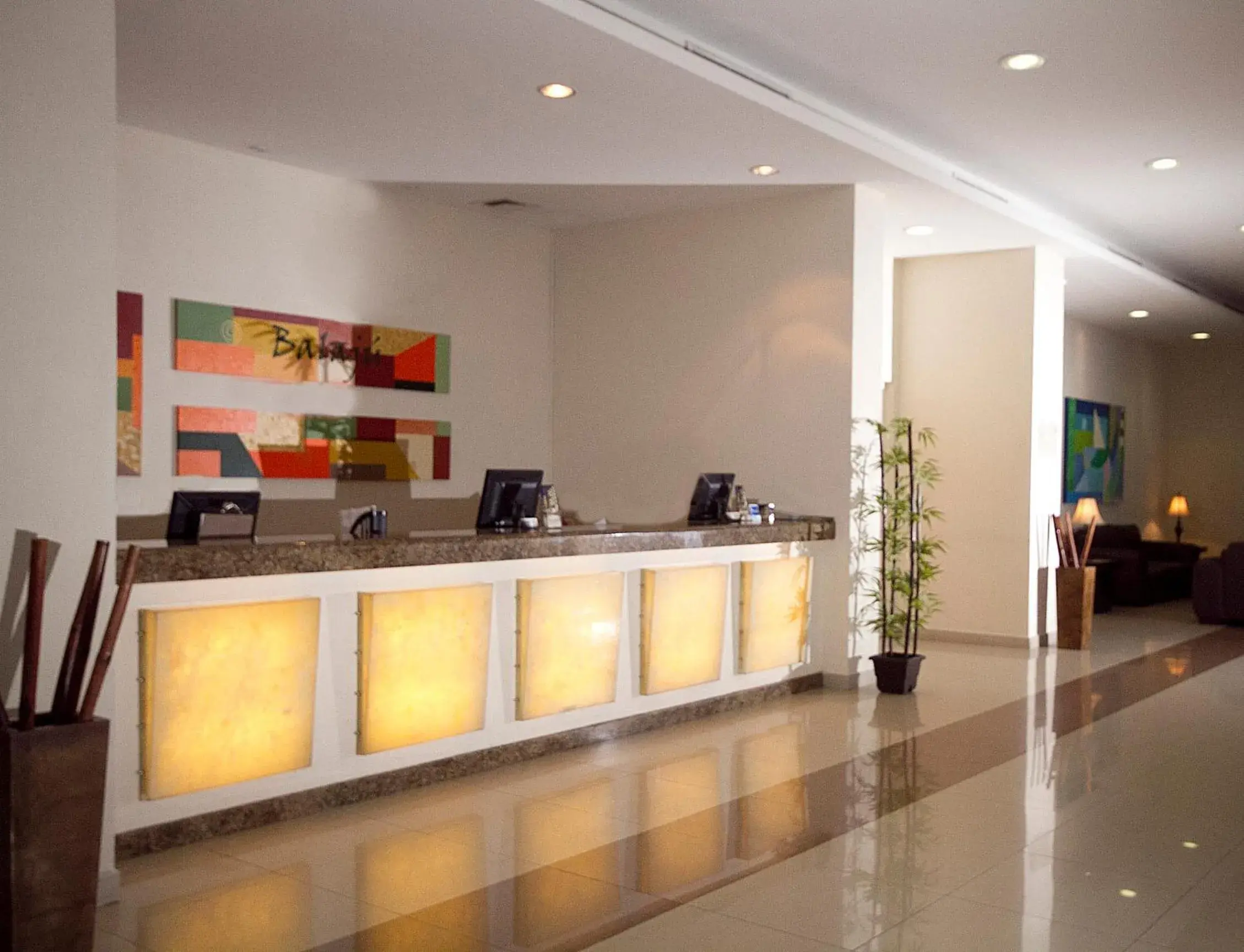 Lobby or reception in Balajú Hotel & Suites