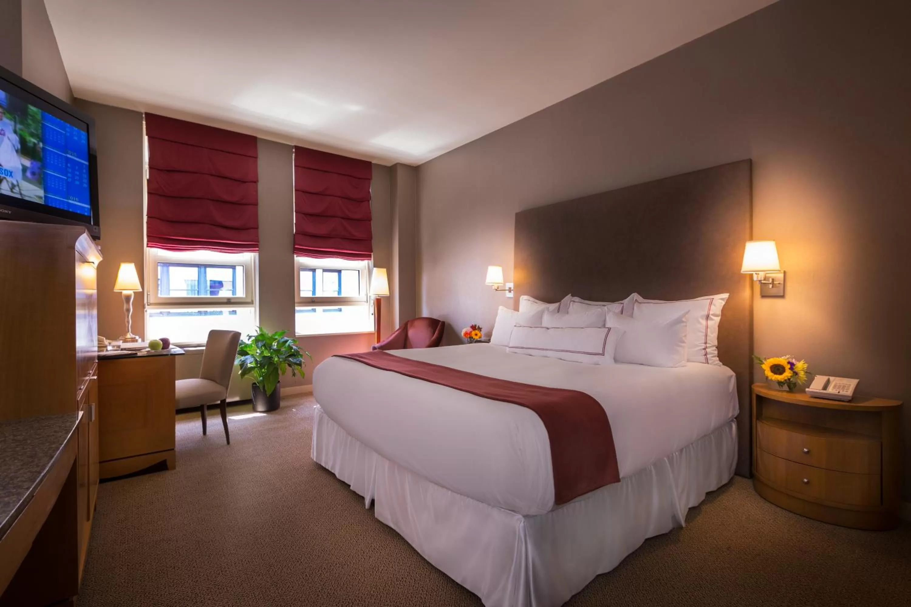 Day, Bed in Hotel Giraffe by Library Hotel Collection