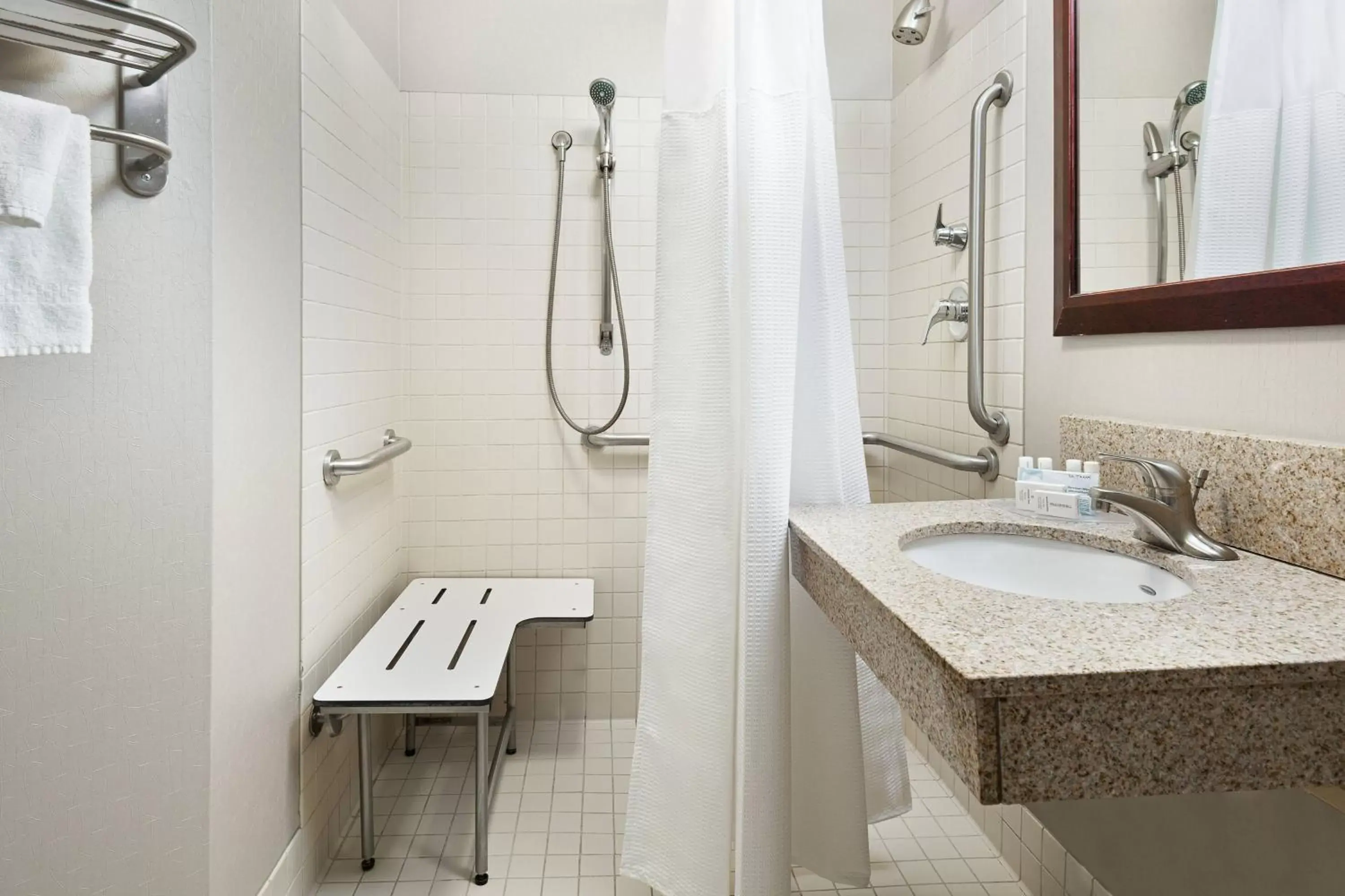 Bathroom in SpringHill Suites by Marriott Wheeling Triadelphia Area