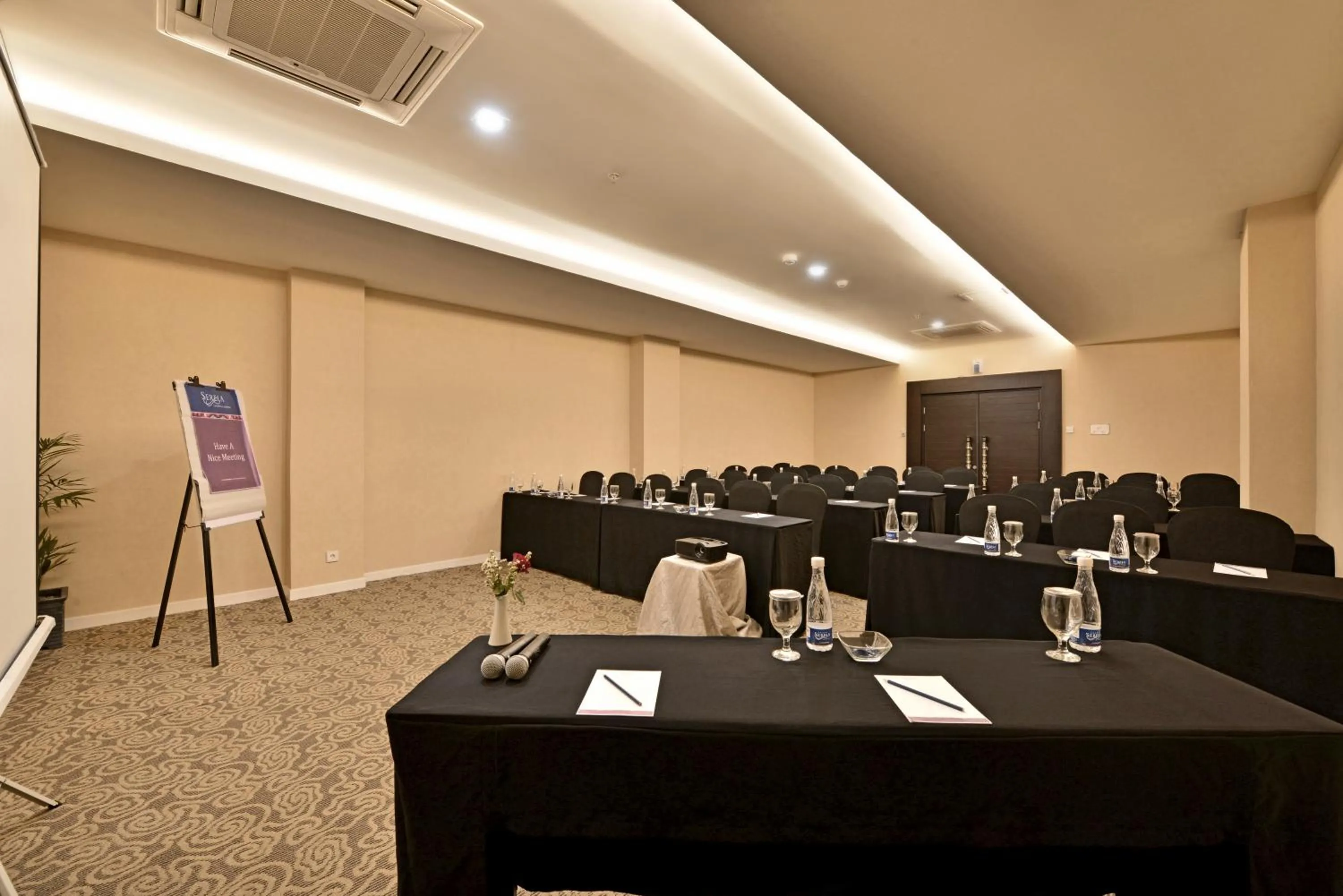 Area and facilities in Serela Cihampelas by KAGUM Hotels