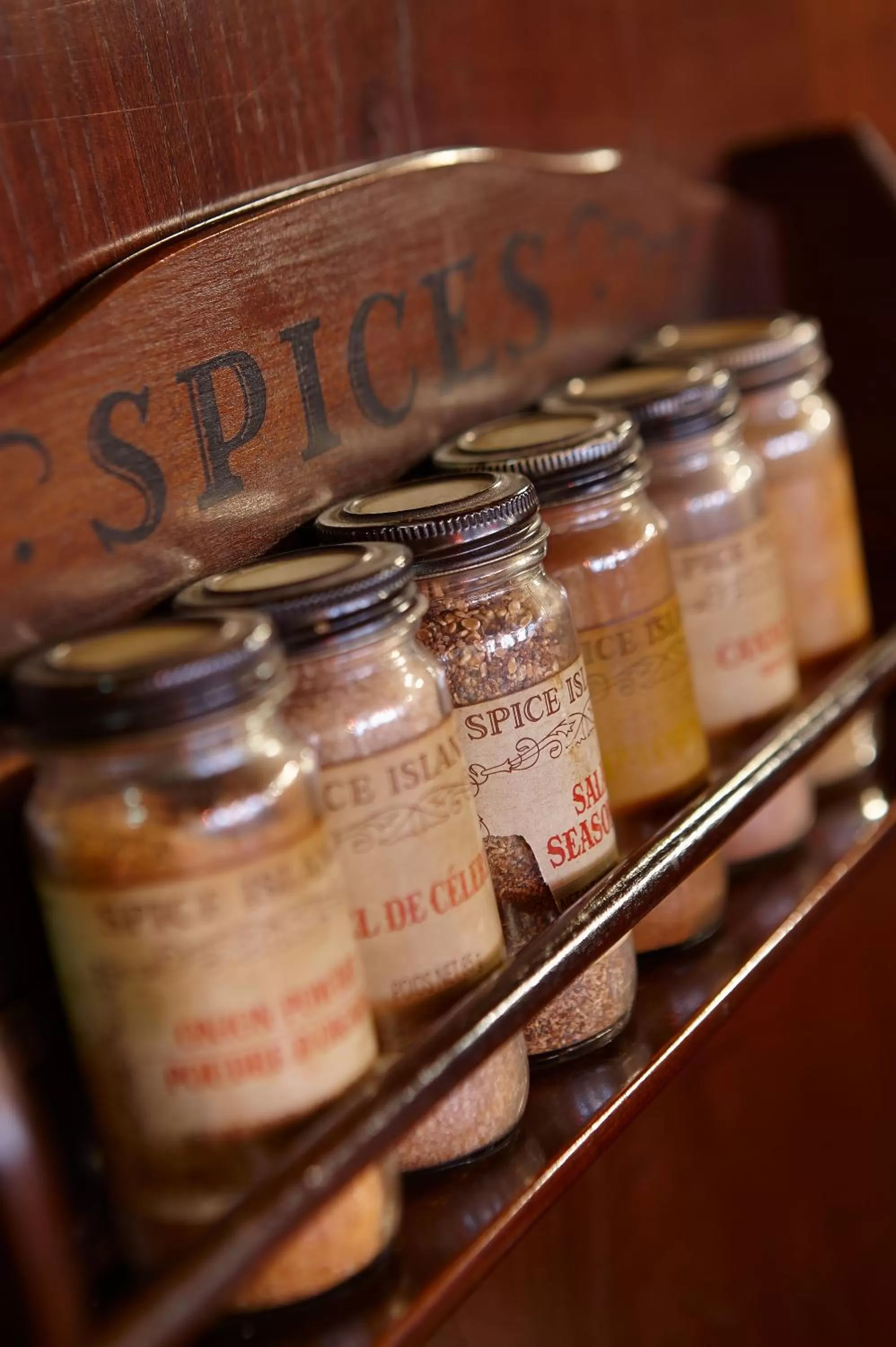 Restaurant/places to eat in Hotel Saturnia & International