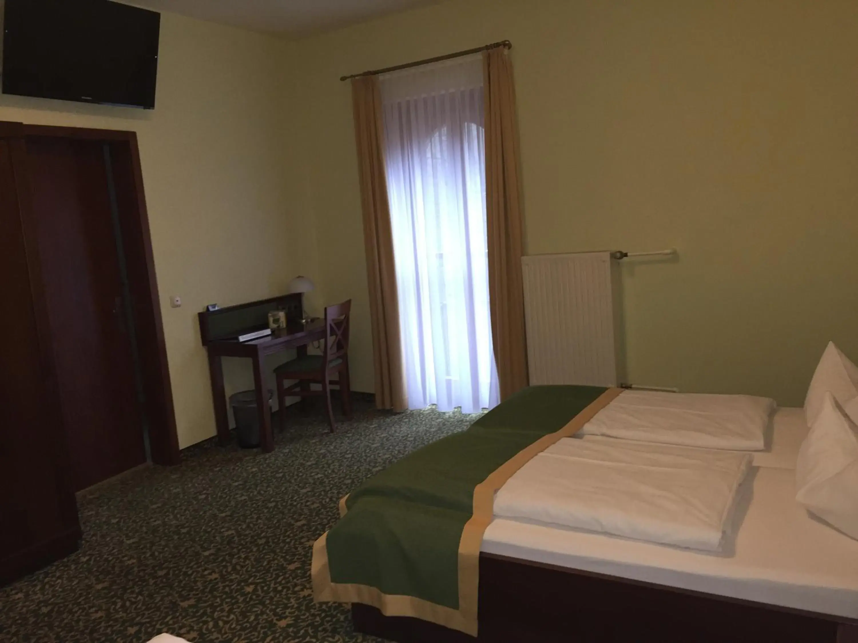 Bed in Parkhotel Zirndorf