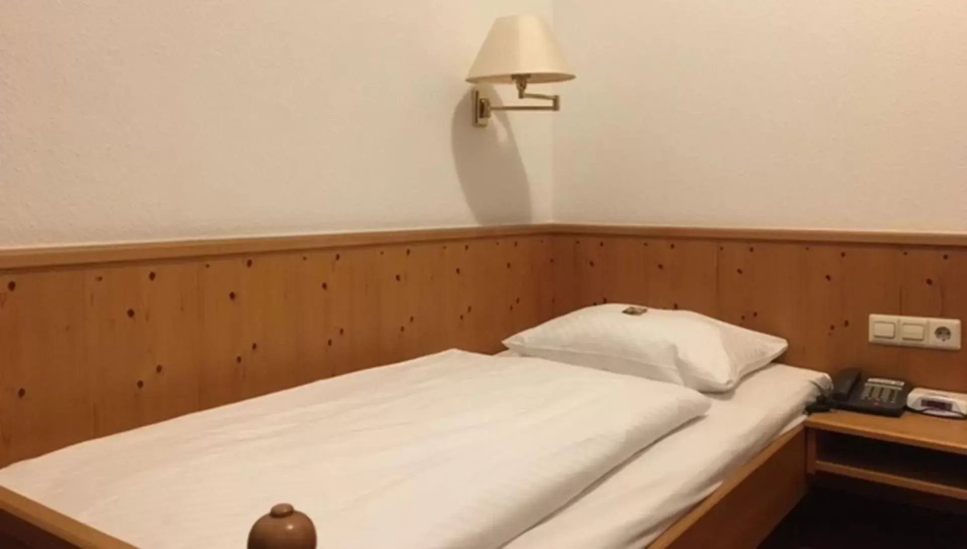 Bed in Hotel Restaurant Krokodil