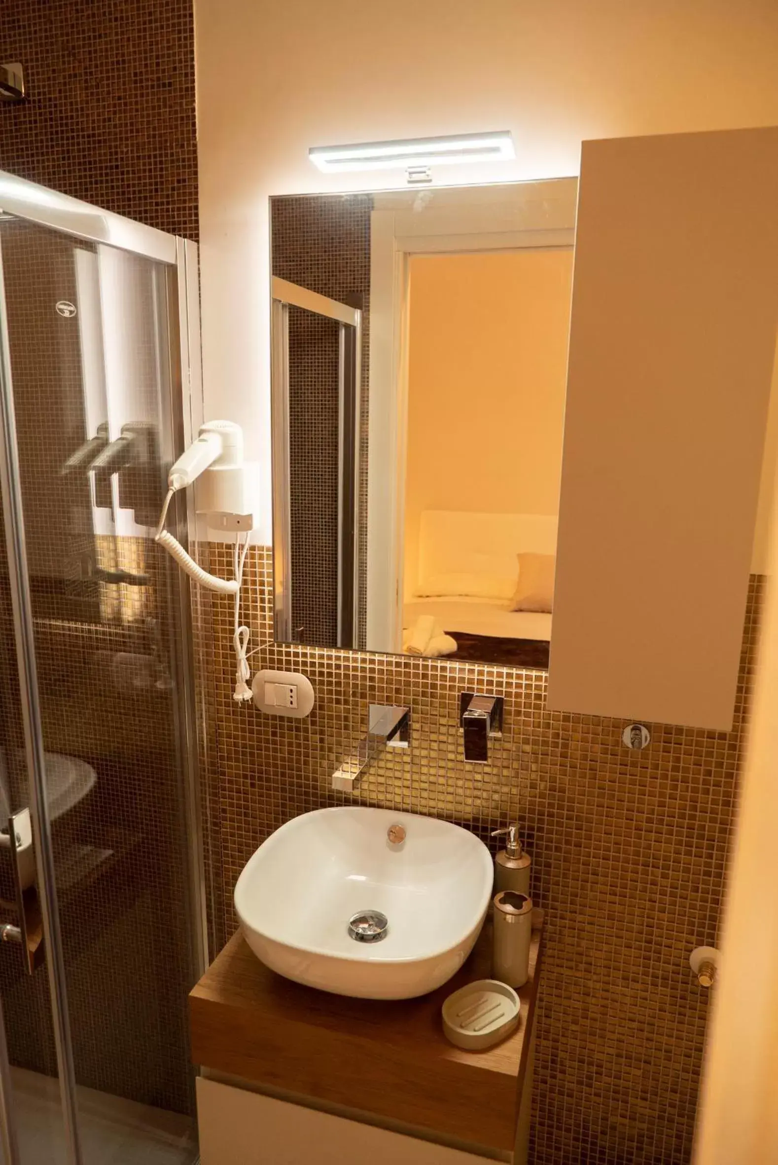Shower, Bathroom in Belvedere Sea Suite
