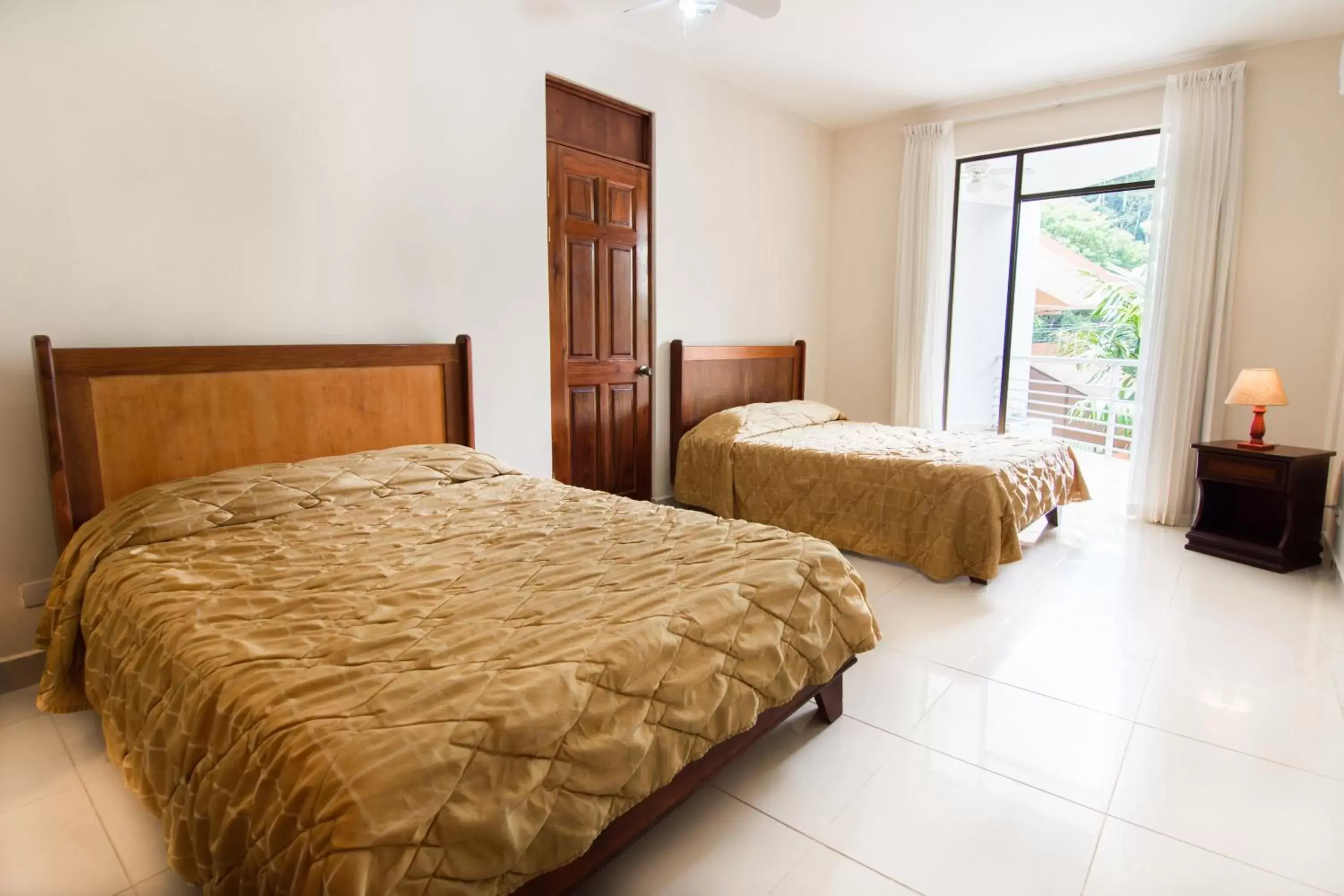Property building, Bed in Hotel Punta Leona
