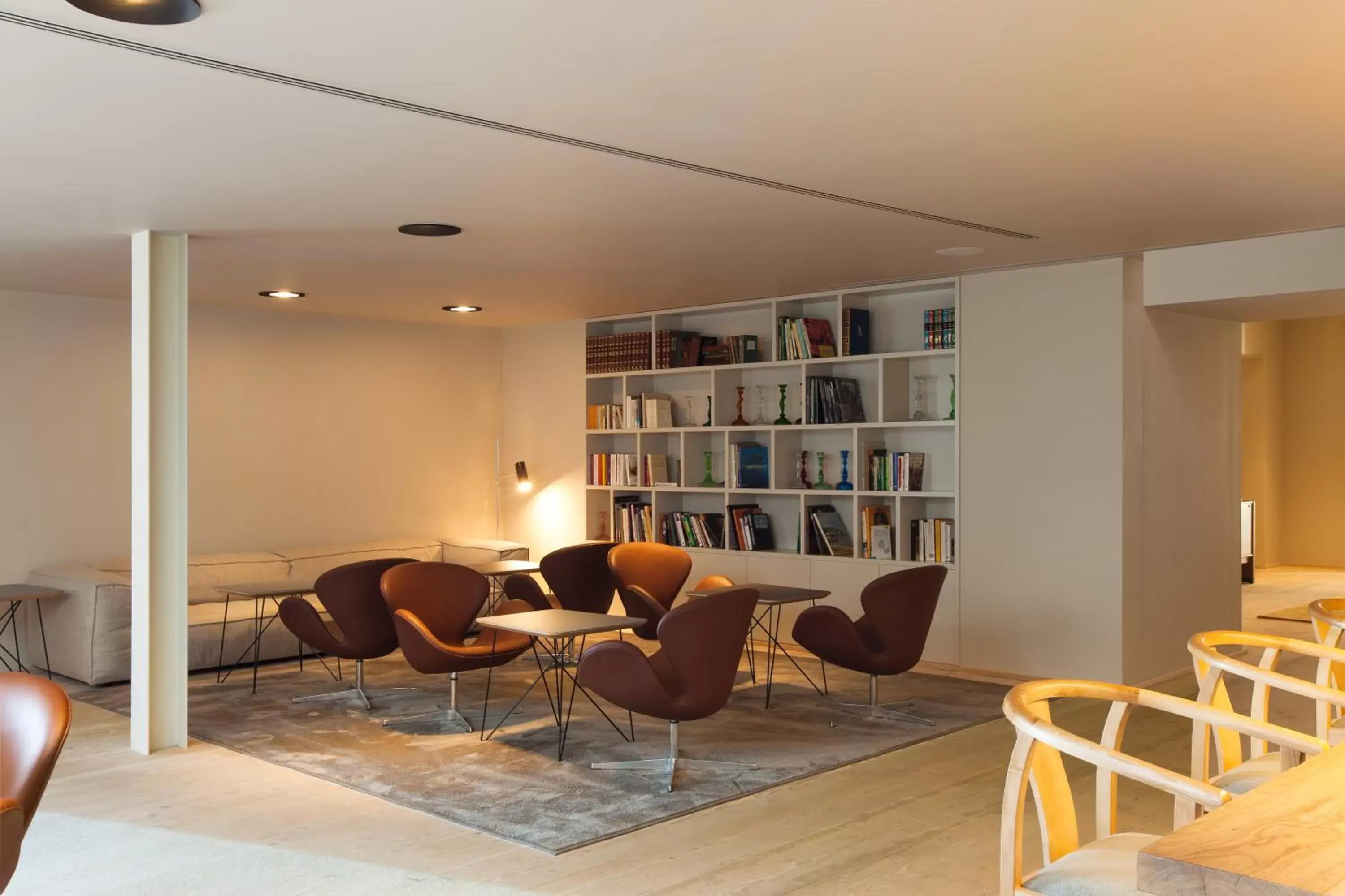 Restaurant/places to eat, Library in Memmo Alfama - Design Hotels
