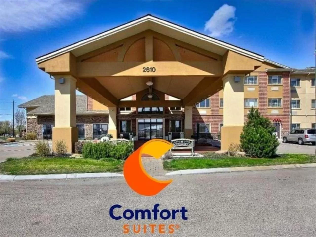 Property building in Comfort Suites