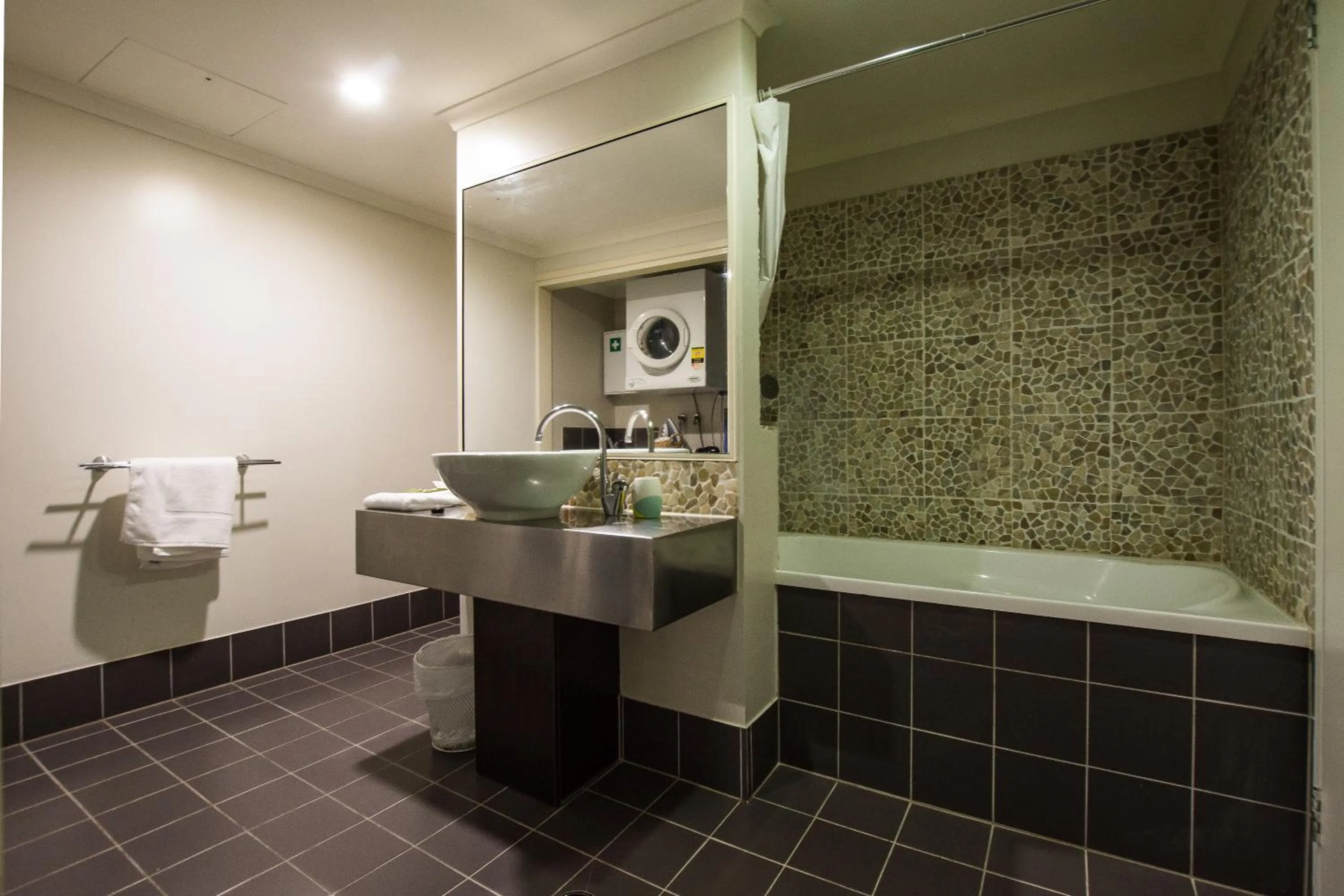 Bathroom in Mango Lagoon Resort & Wellness Spa
