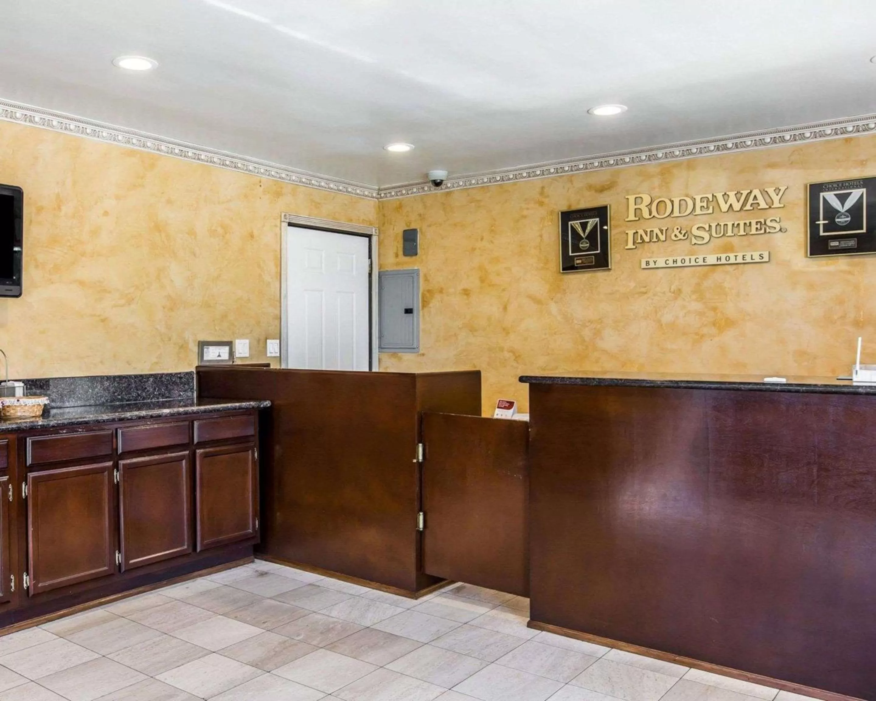 Lobby or reception, Lobby/Reception in Rodeway Inn & Suites Pacific Coast Highway