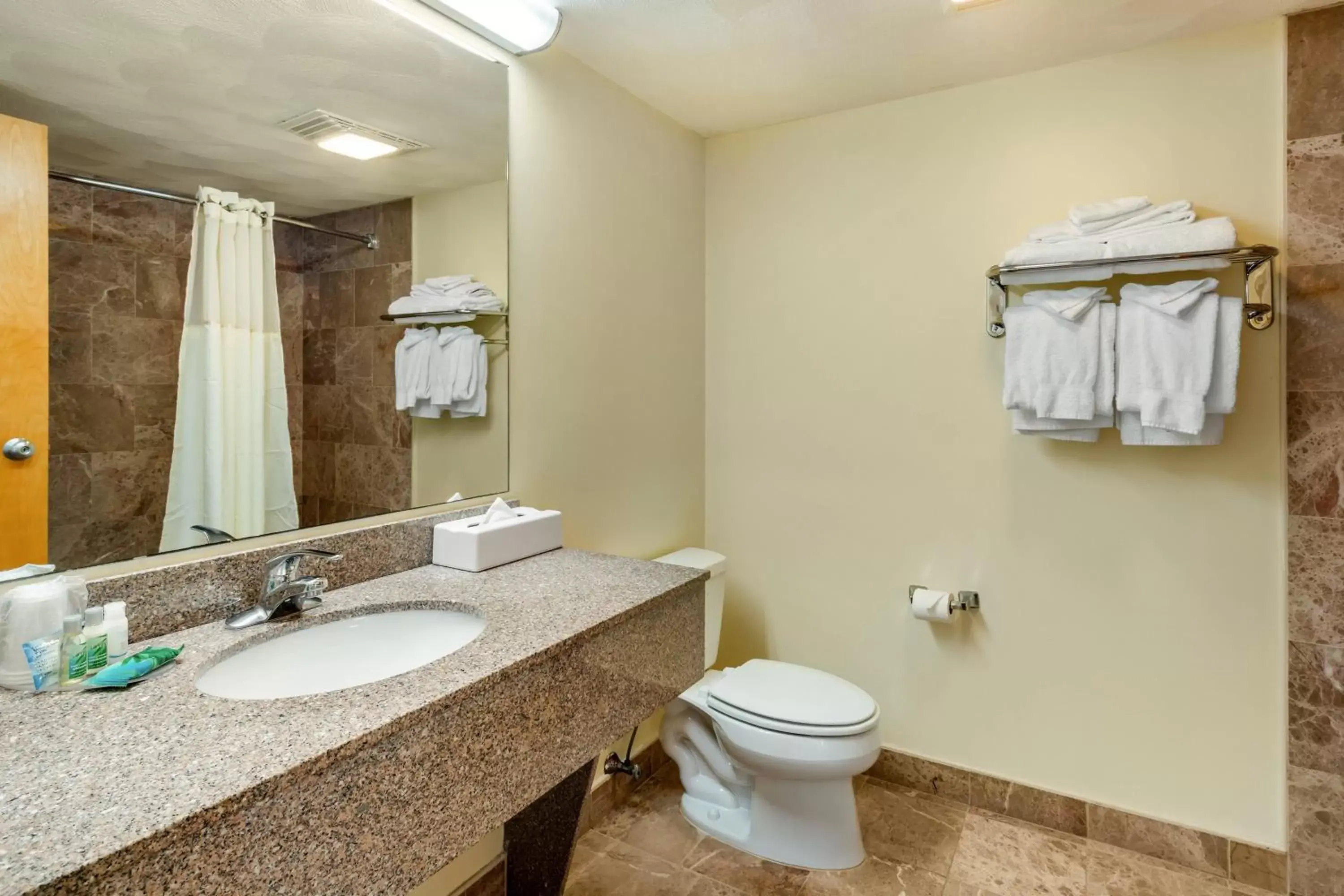 Bathroom in Atlantic Beach Hotel Newport