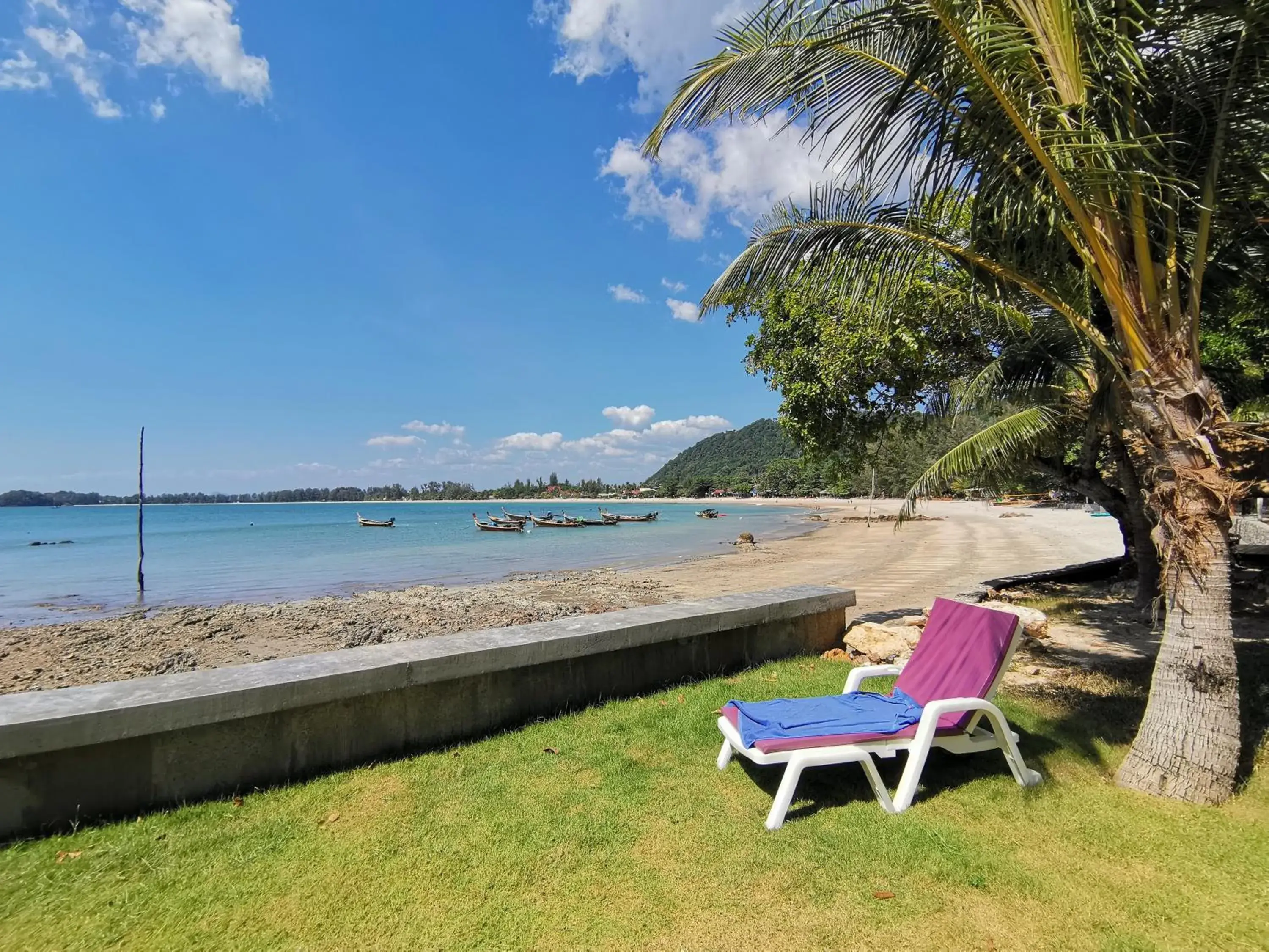 Beach in Holiday Villa Hotel