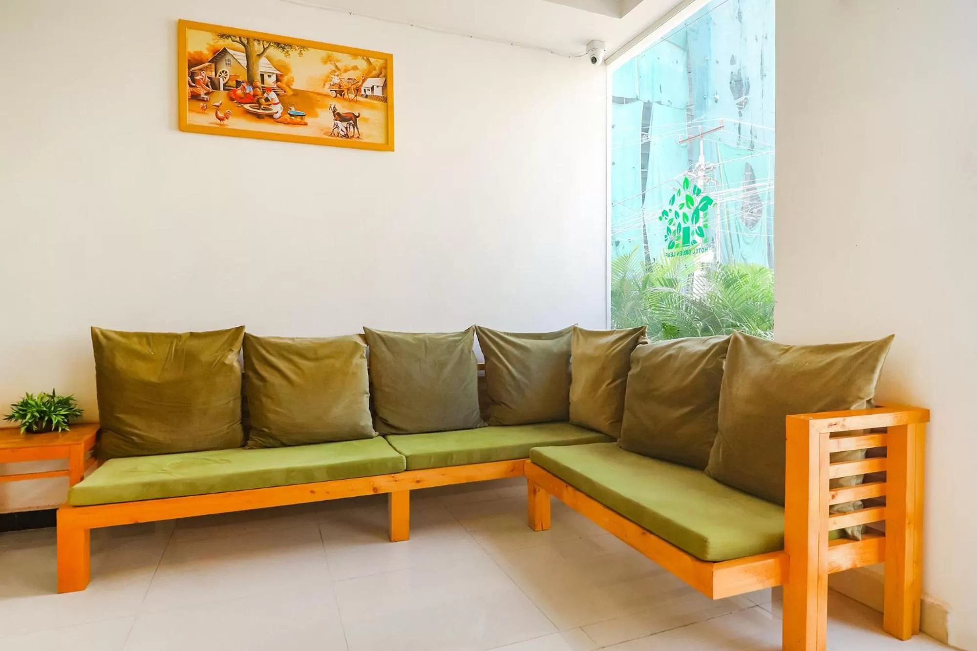 Seating Area in FabHotel Green Leaf