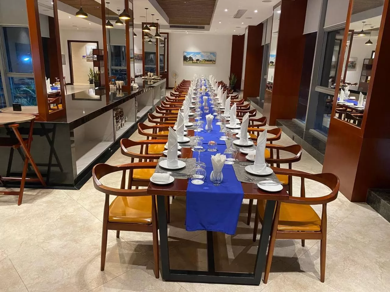 Restaurant/places to eat in V V Hotel Battambang