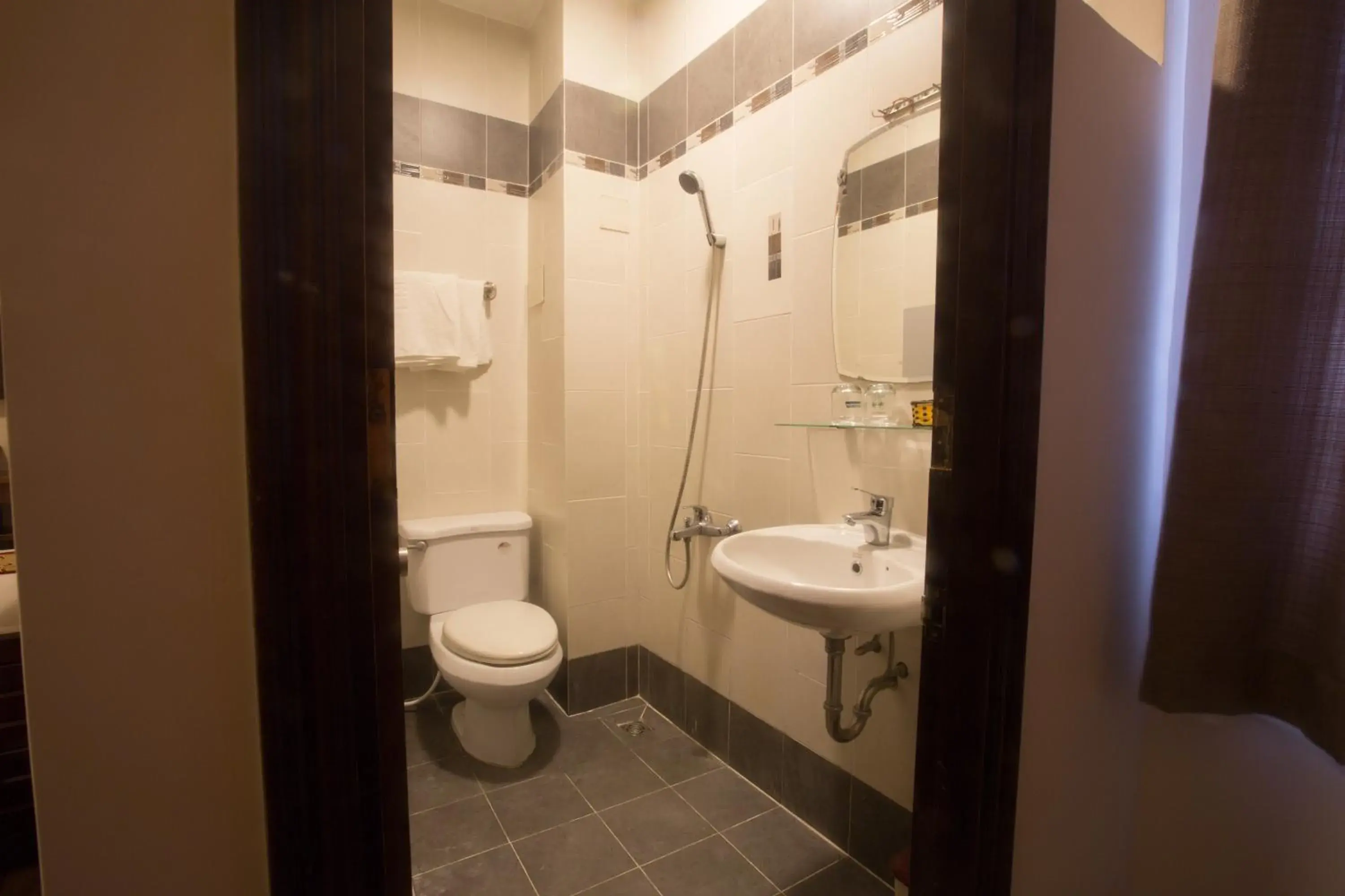 Shower, Bathroom in Ngoc Minh Hotel
