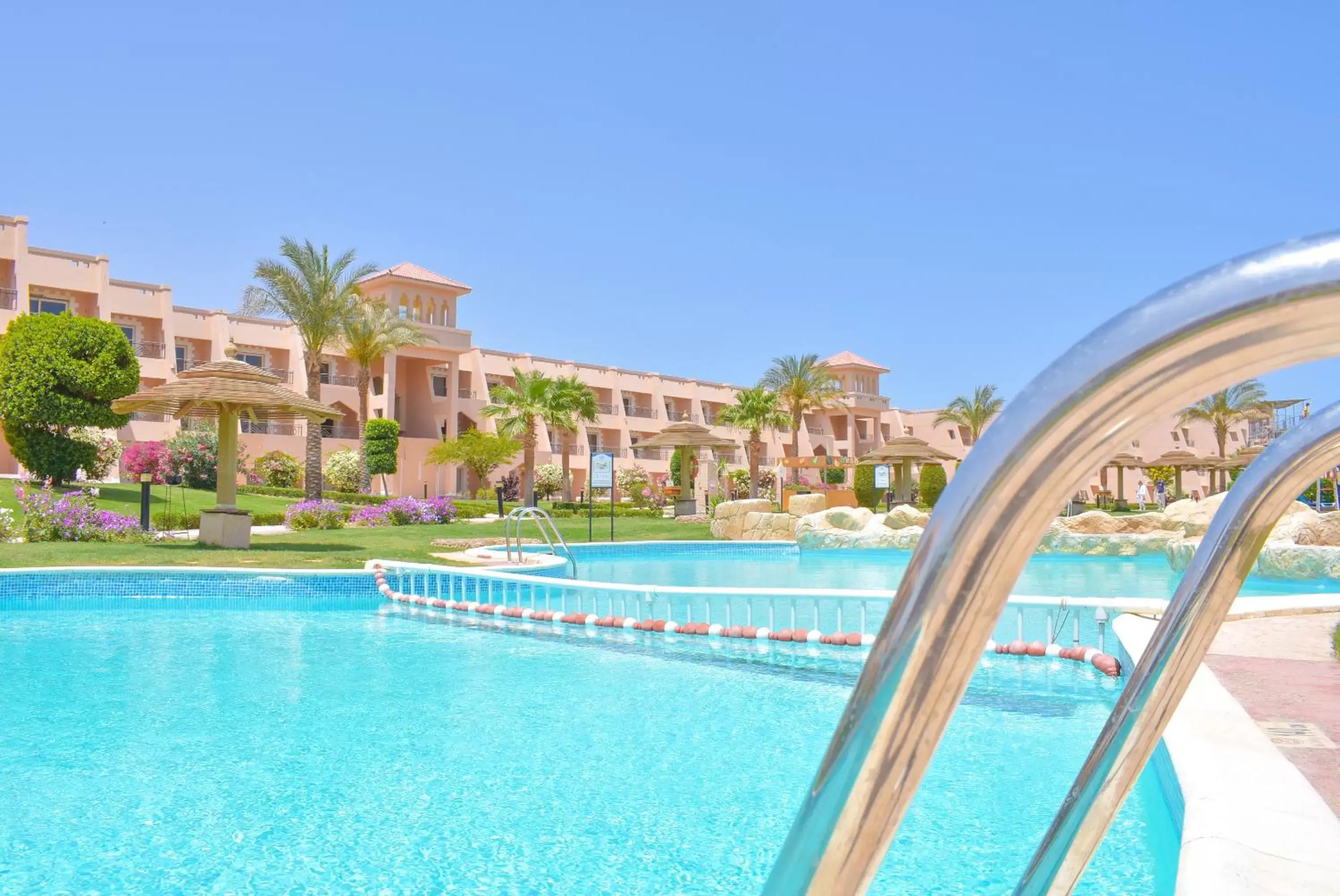 Swimming Pool in Jasmine Palace Resort