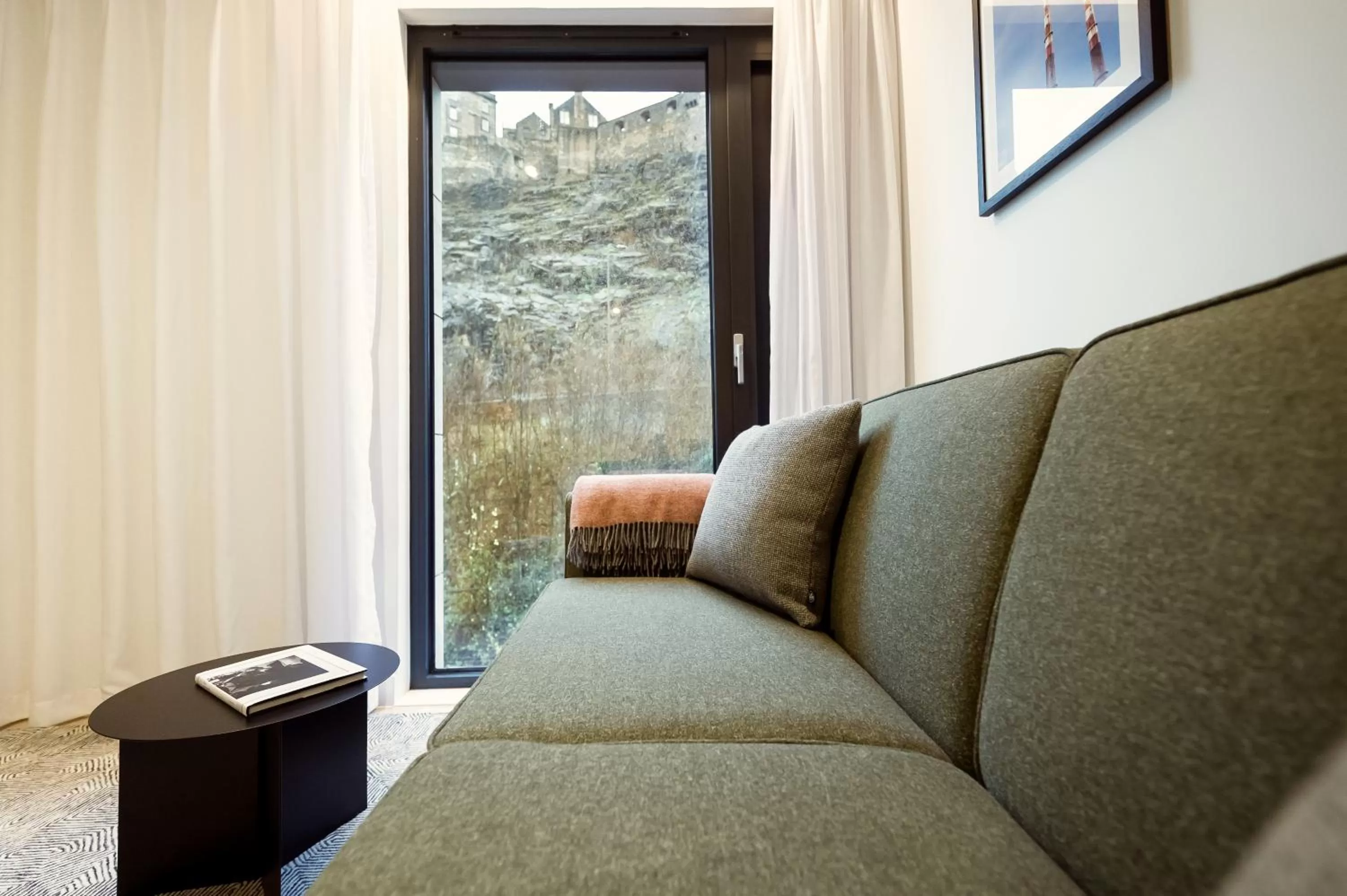 Seating area in Wilde Aparthotels Edinburgh Grassmarket