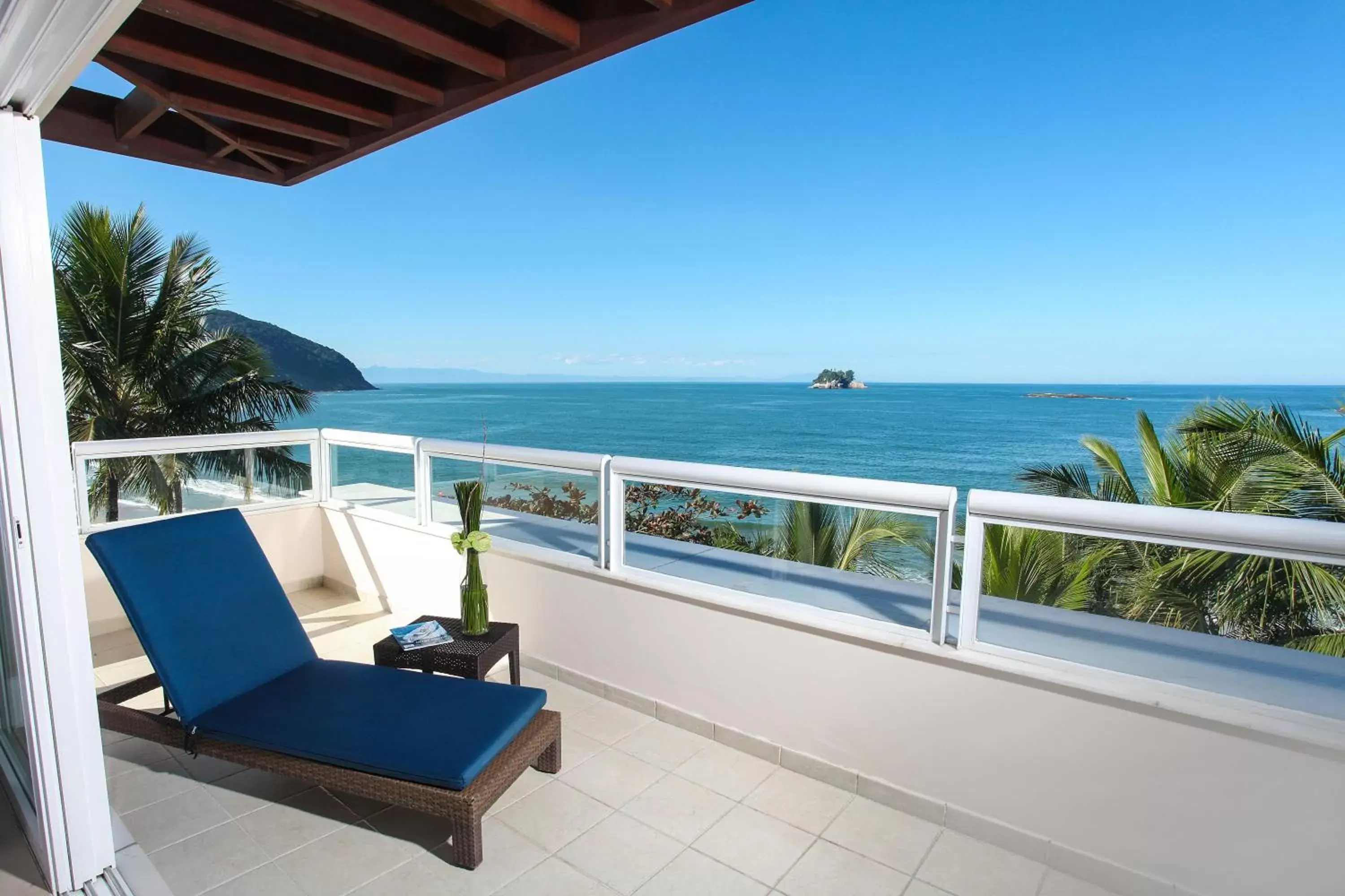 Balcony/Terrace in Hotel Jequitimar Guaruja Resort & Spa by Accor - Ex Sofitel