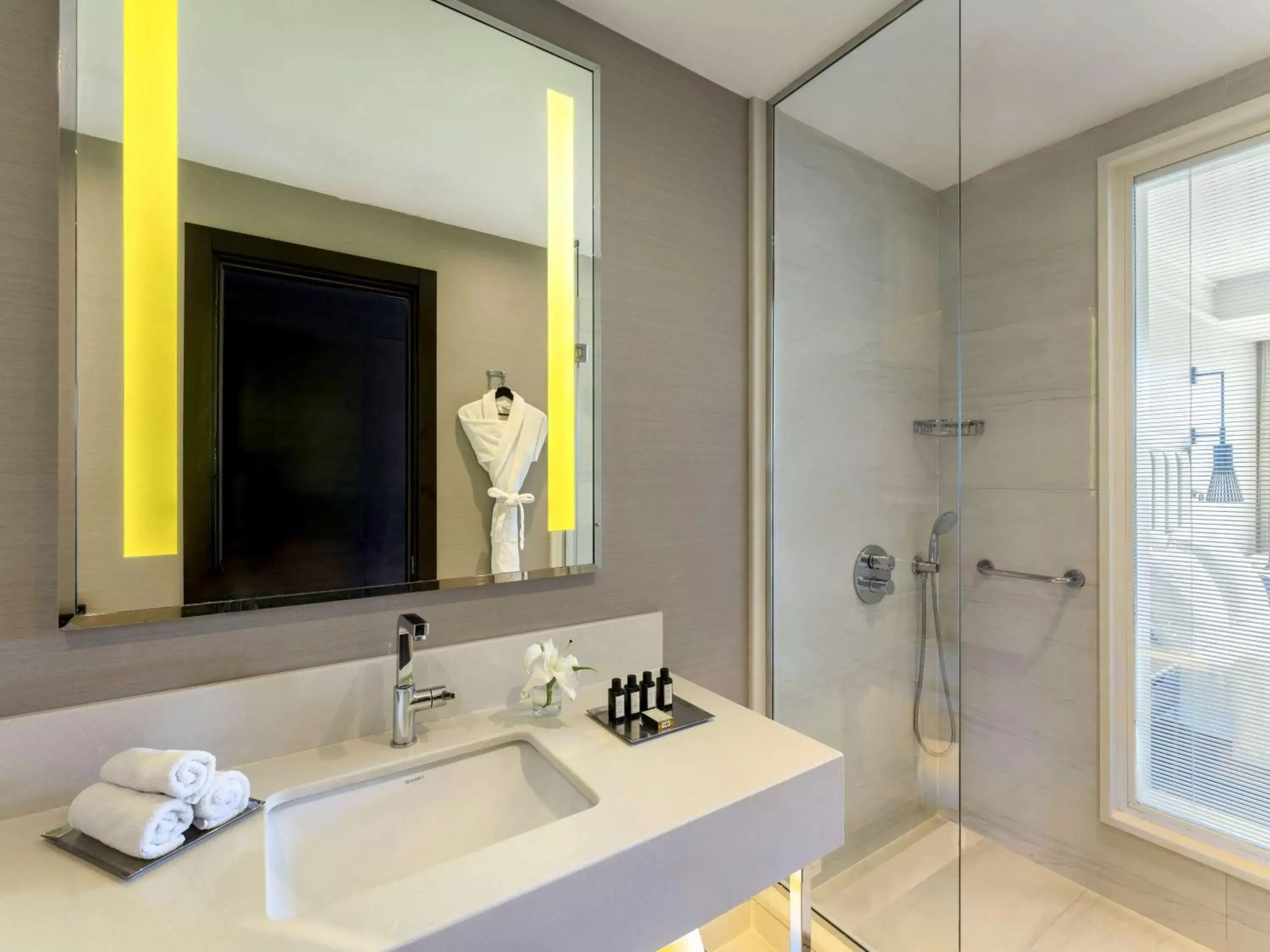 Bedroom, Bathroom in Mövenpick Istanbul Hotel Golden Horn