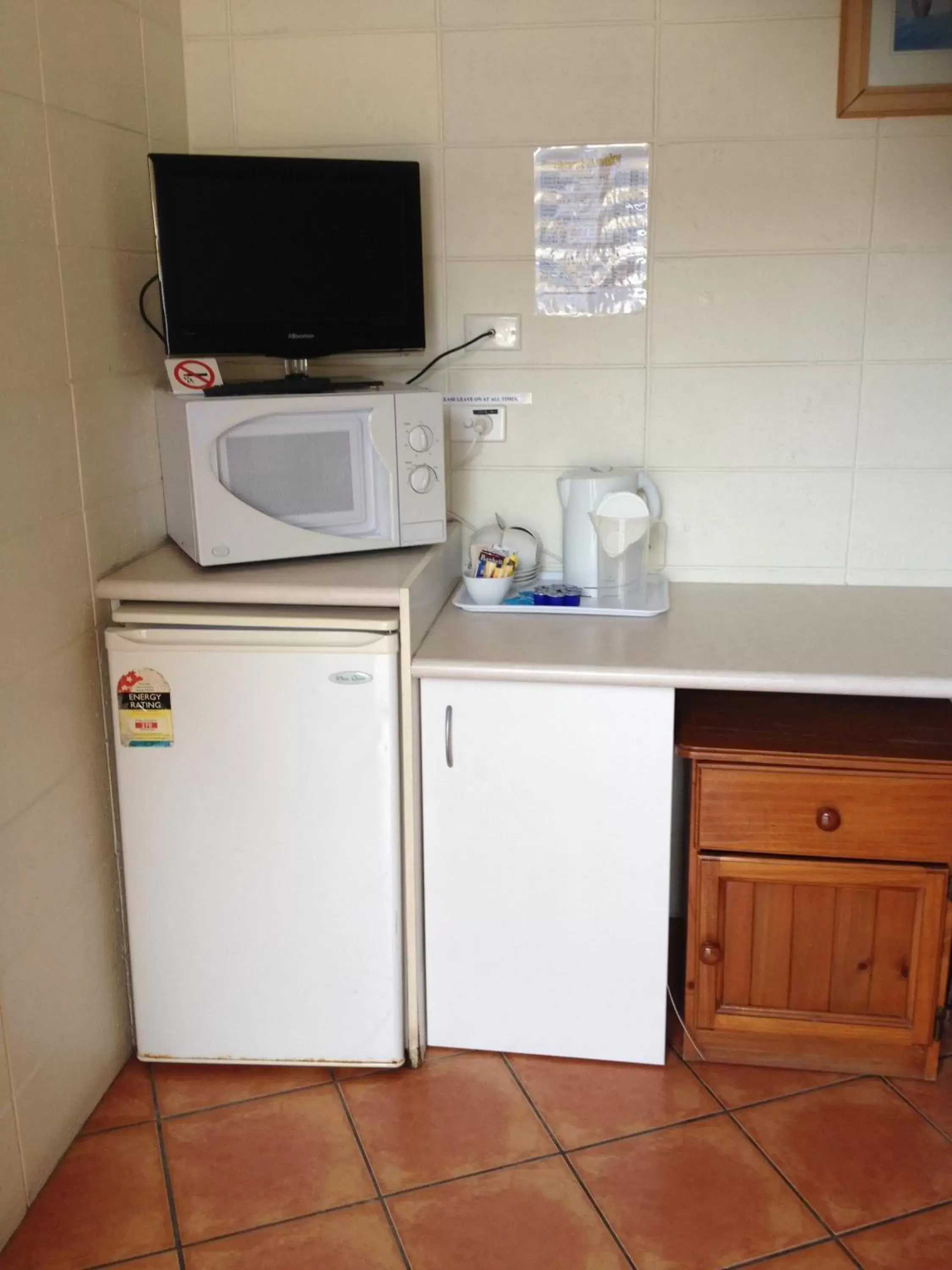 Kitchen or kitchenette, Kitchen/Kitchenette in Sunburst Motel