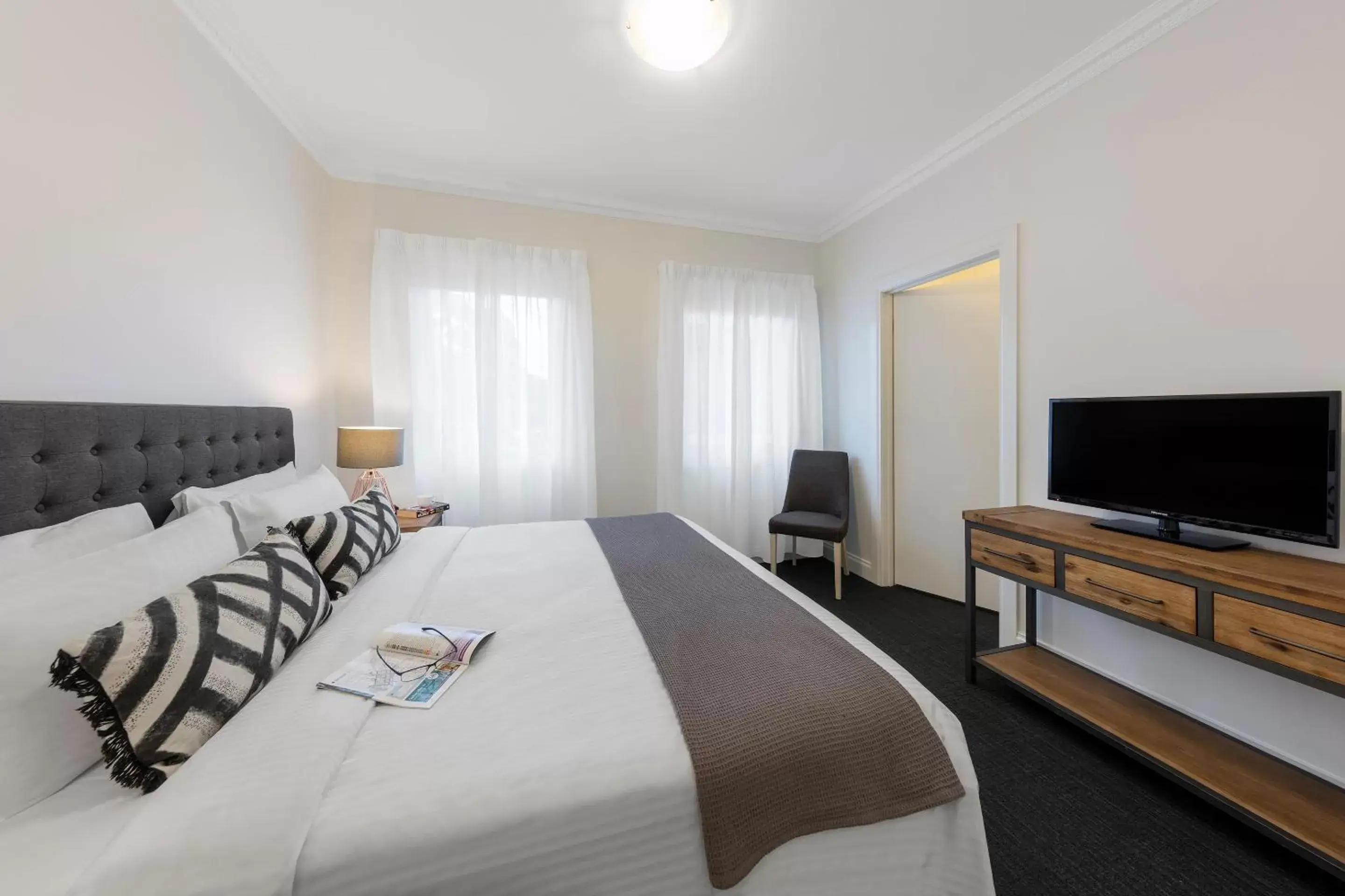 Bedroom, Bed in Kimberley Gardens Hotel, Serviced Apartments and Serviced Villas