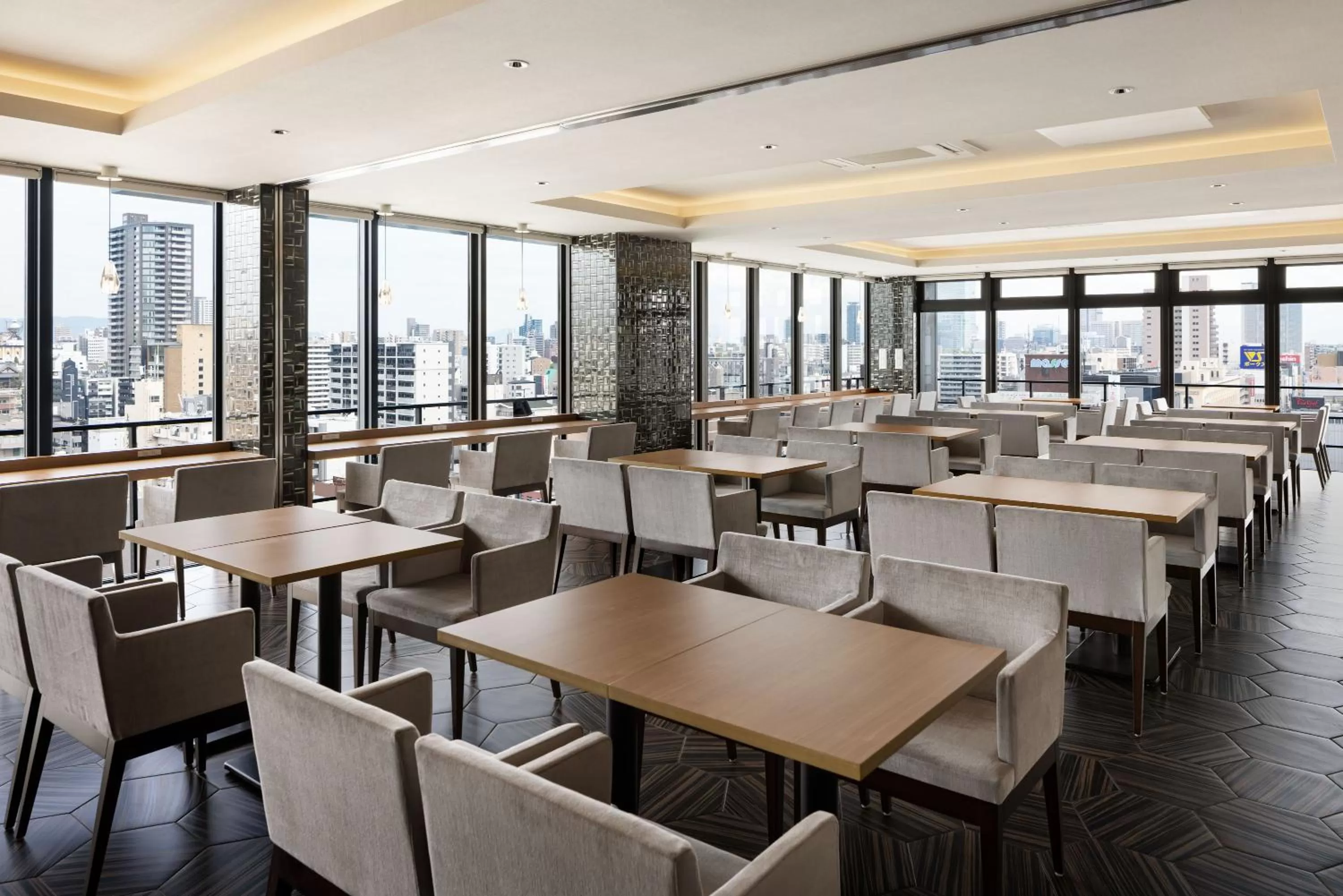 Area and facilities in the b namba-kuromon