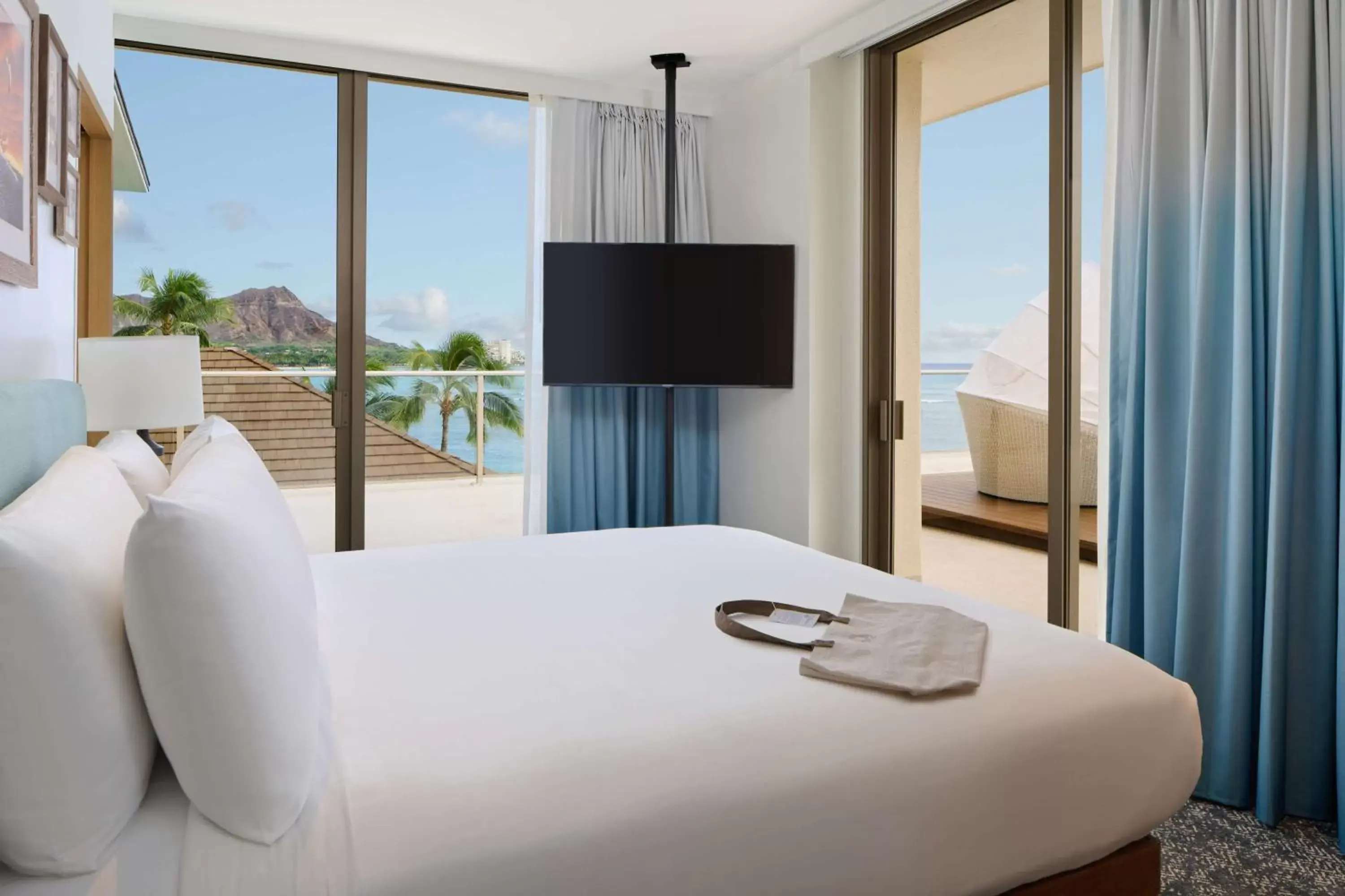 Photo of the whole room, Bed in OUTRIGGER Reef Waikiki Beach Resort
