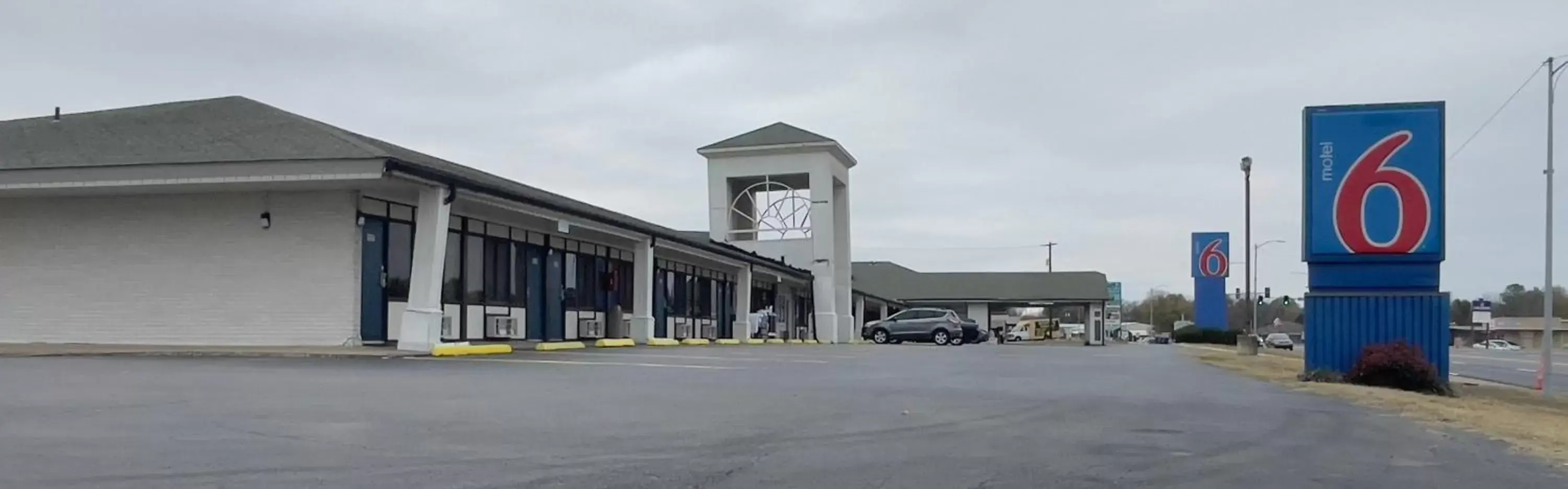 Property building in Motel 6-Sallisaw, OK Property building in Motel 6-Sallisaw, OK