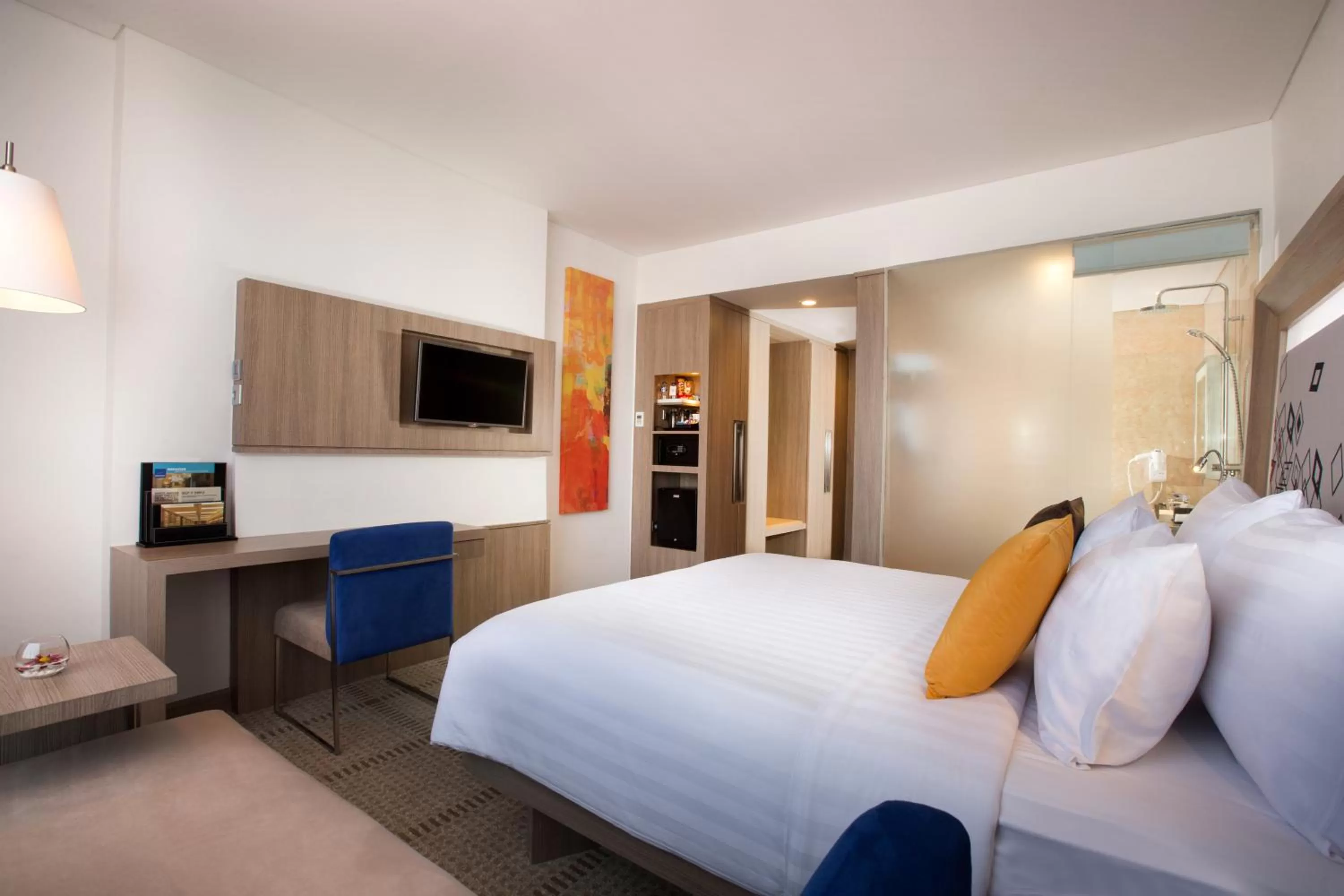 Bedroom, Bed in Novotel Makassar Grand Shayla