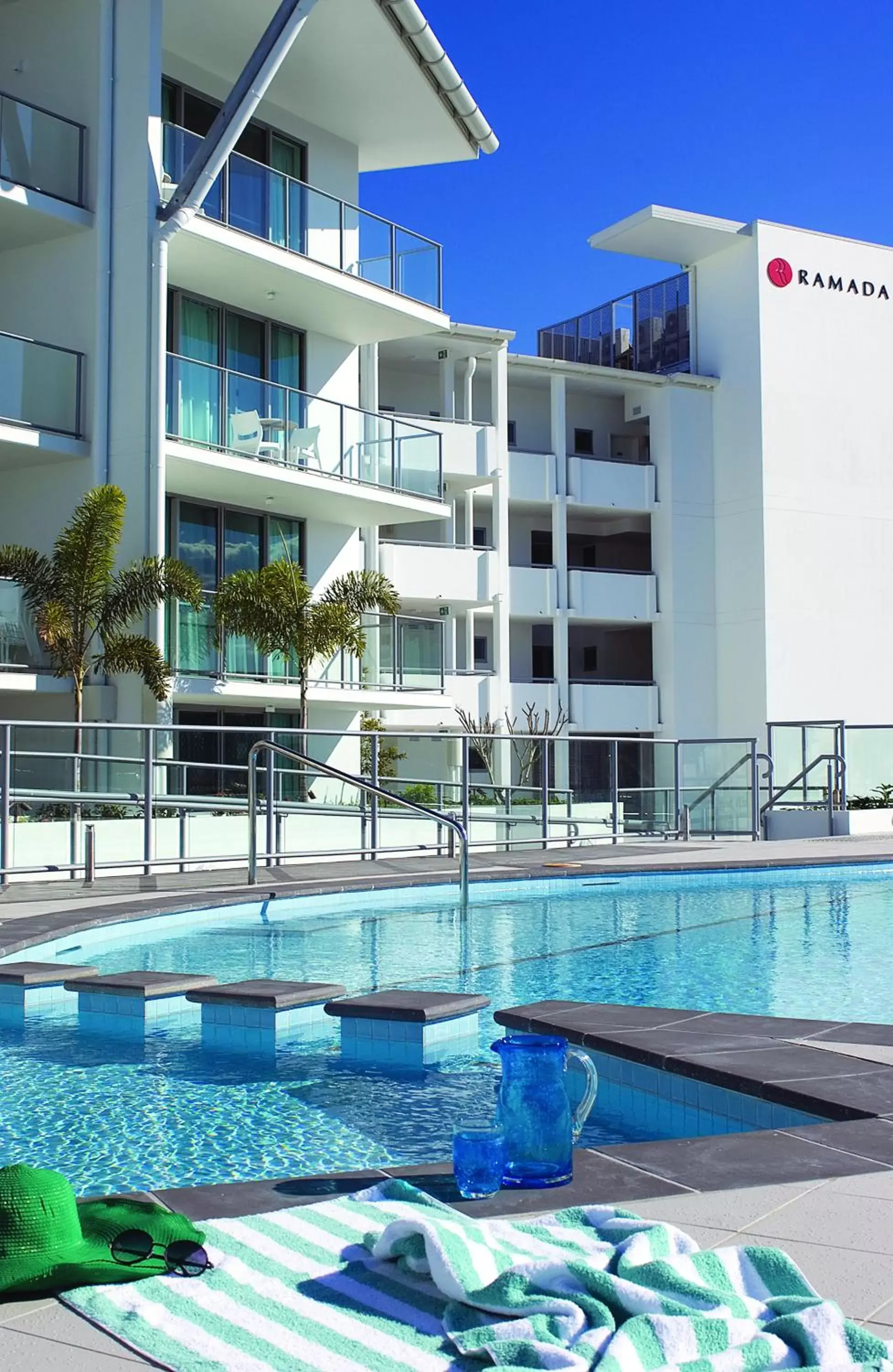 Swimming pool in Ramada Hotel & Suites by Wyndham Ballina Byron Swimming pool in Ramada Hotel & Suites by Wyndham Ballina Byron