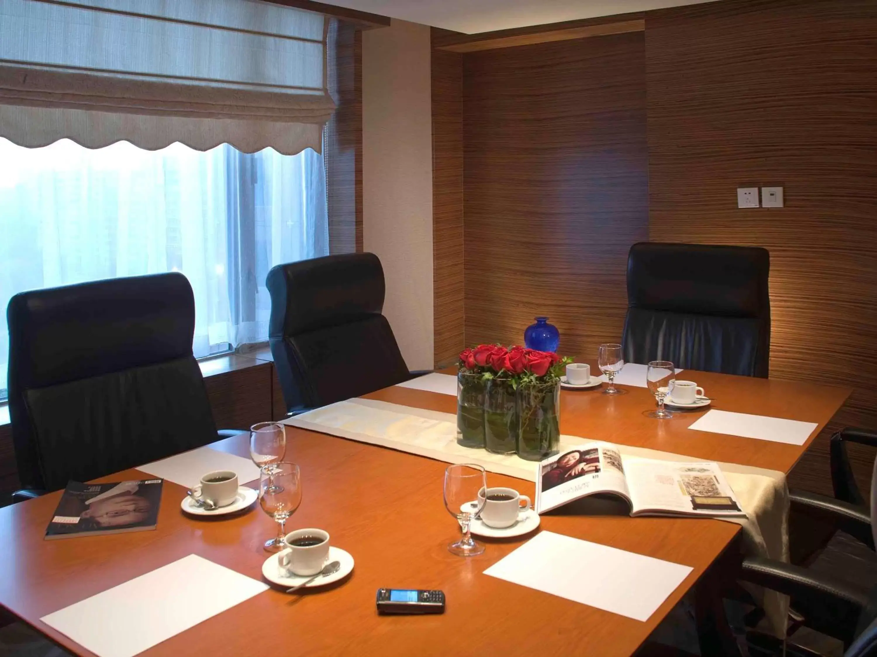 Meeting/conference room, Restaurant/Places to Eat in Grand Mercure Beijing Central