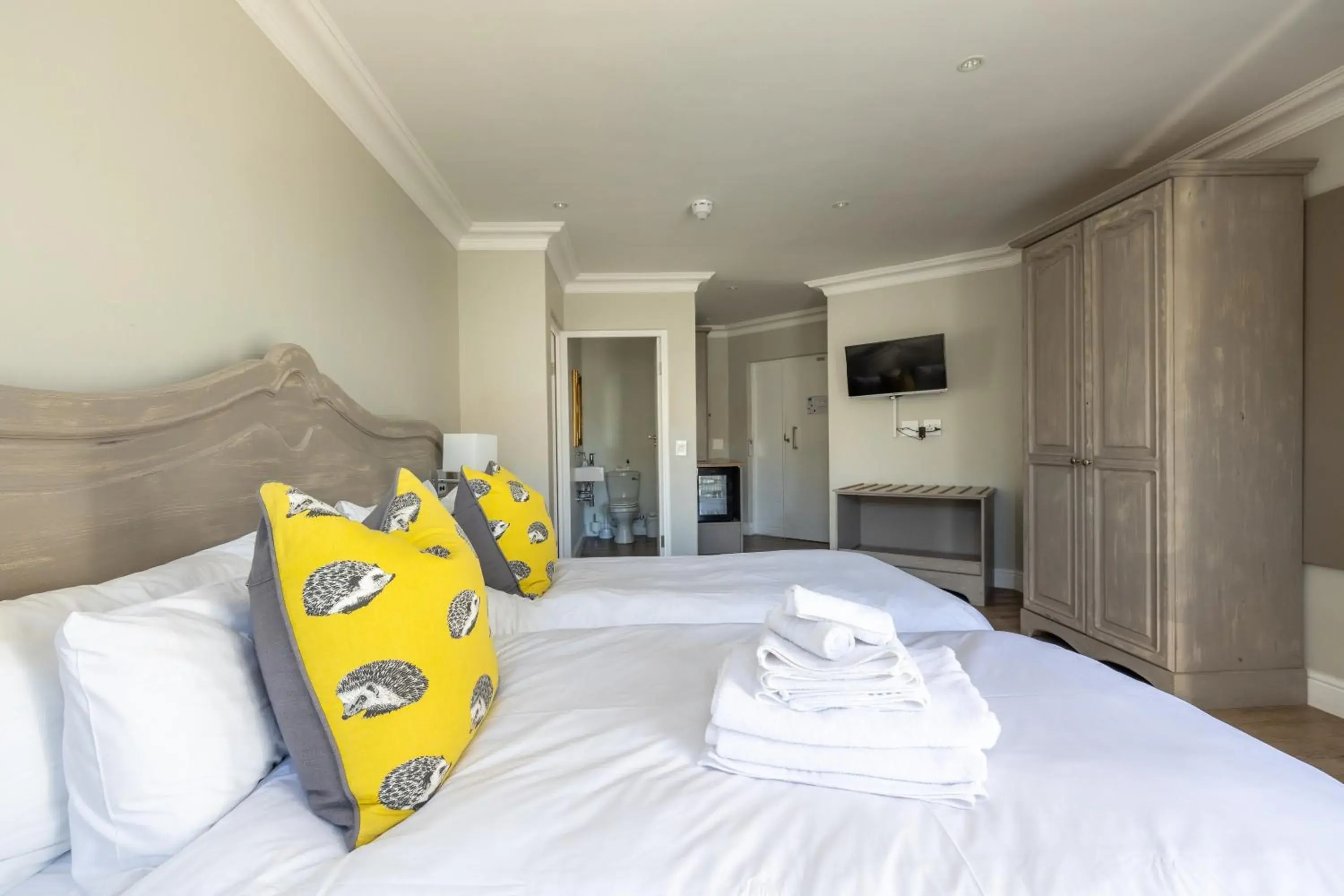 Photo of the whole room, Bed in Hermanus Boutique Guest House