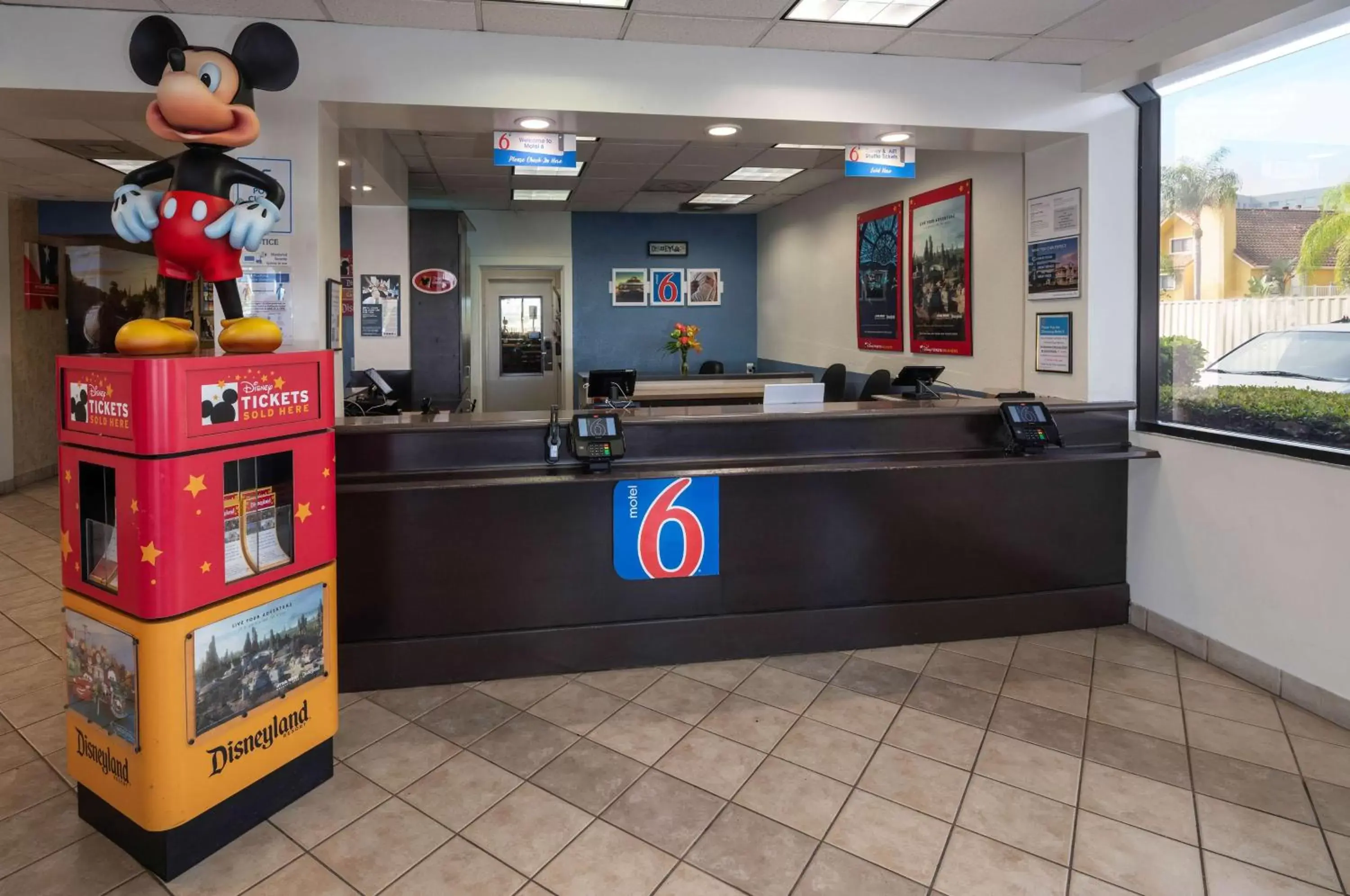 Lobby or reception in Motel 6-Anaheim, CA - Maingate Lobby or reception in Motel 6-Anaheim, CA - Maingate