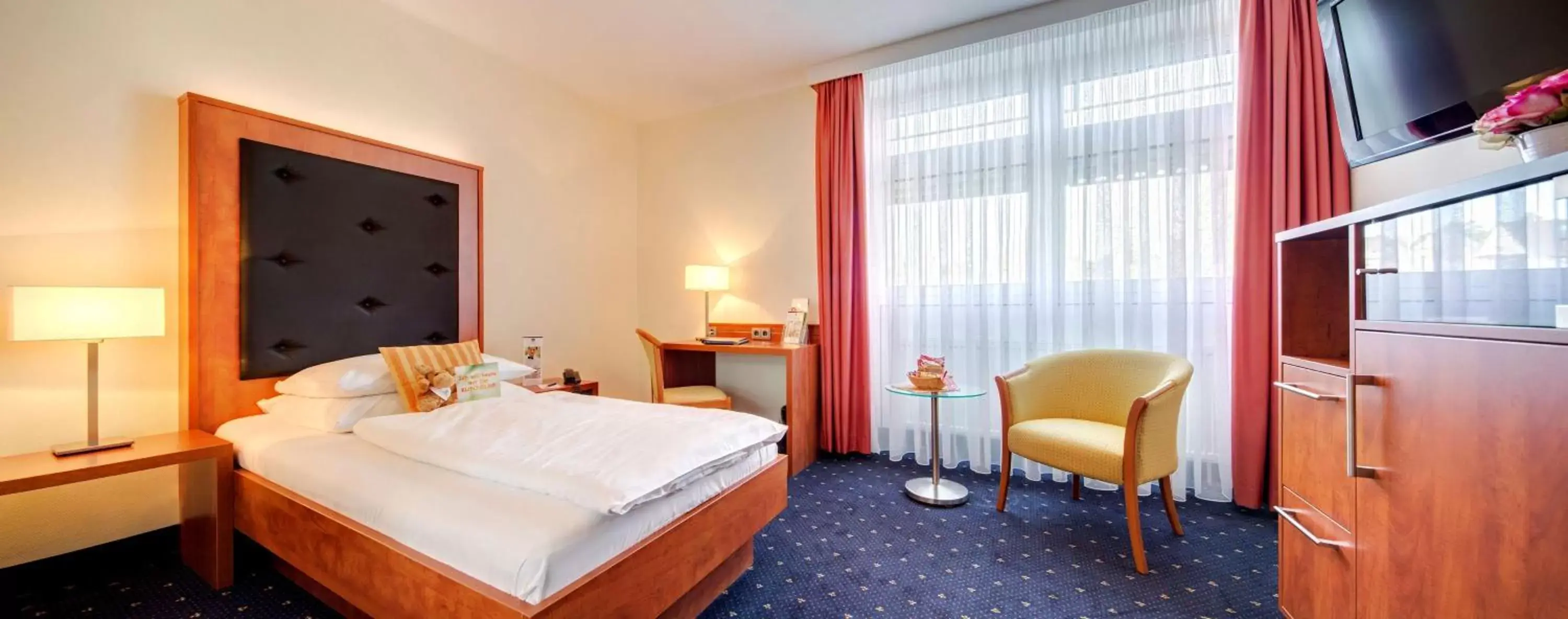 Photo of the whole room, Bed in Best Western Plus Hotel Steinsgarten