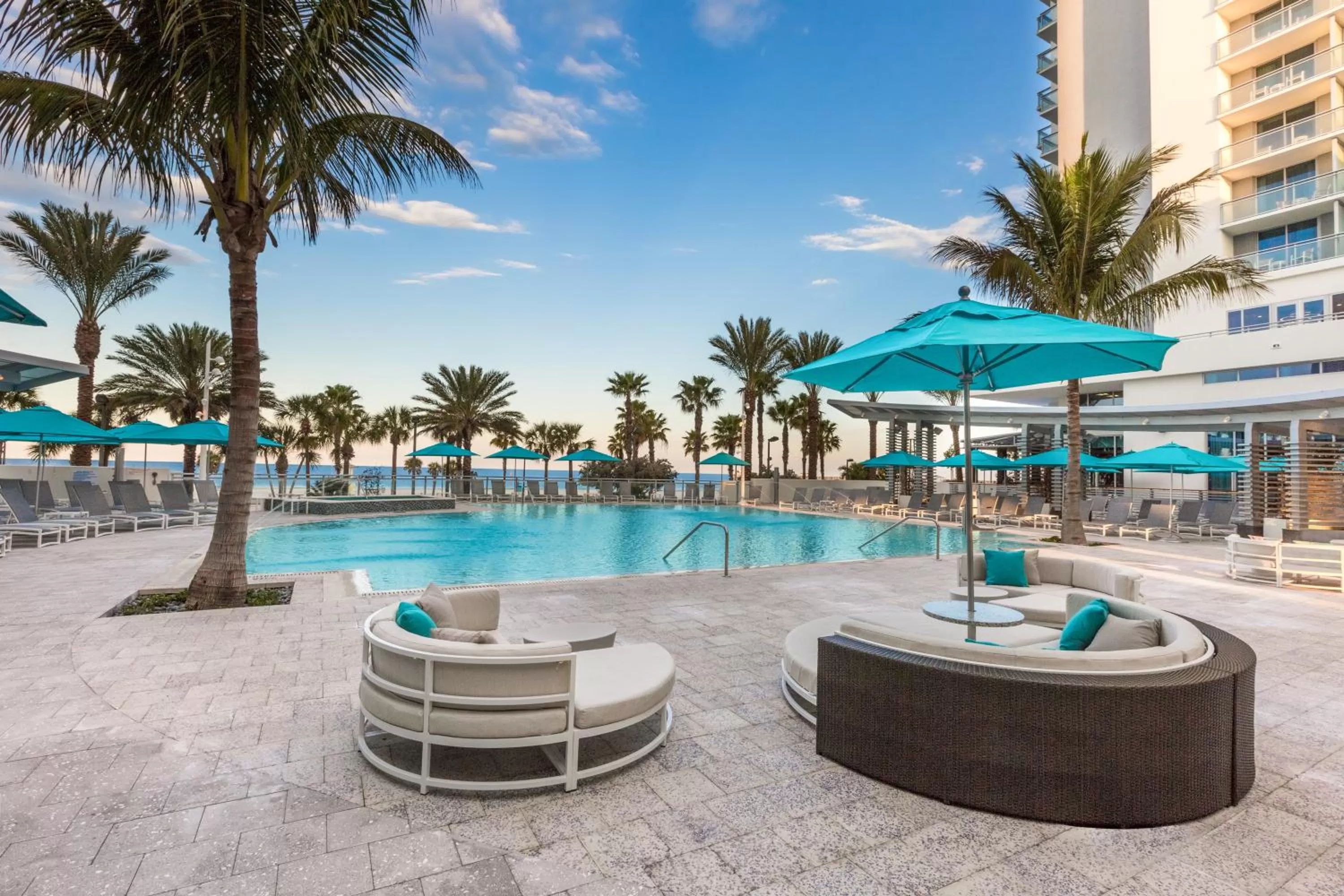 Swimming pool in Wyndham Grand Clearwater Beach