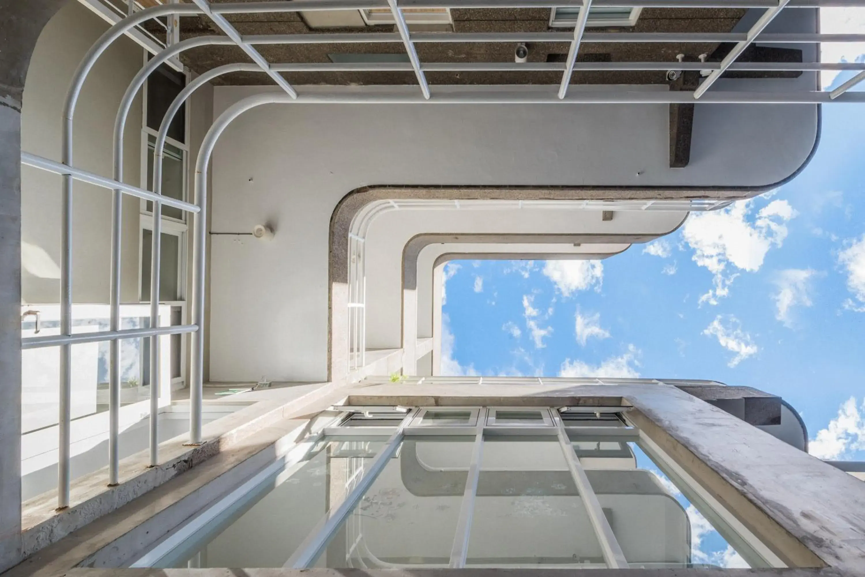 Property building in OwlStay Flip Flop Hostel - Garden Property building in OwlStay Flip Flop Hostel - Garden