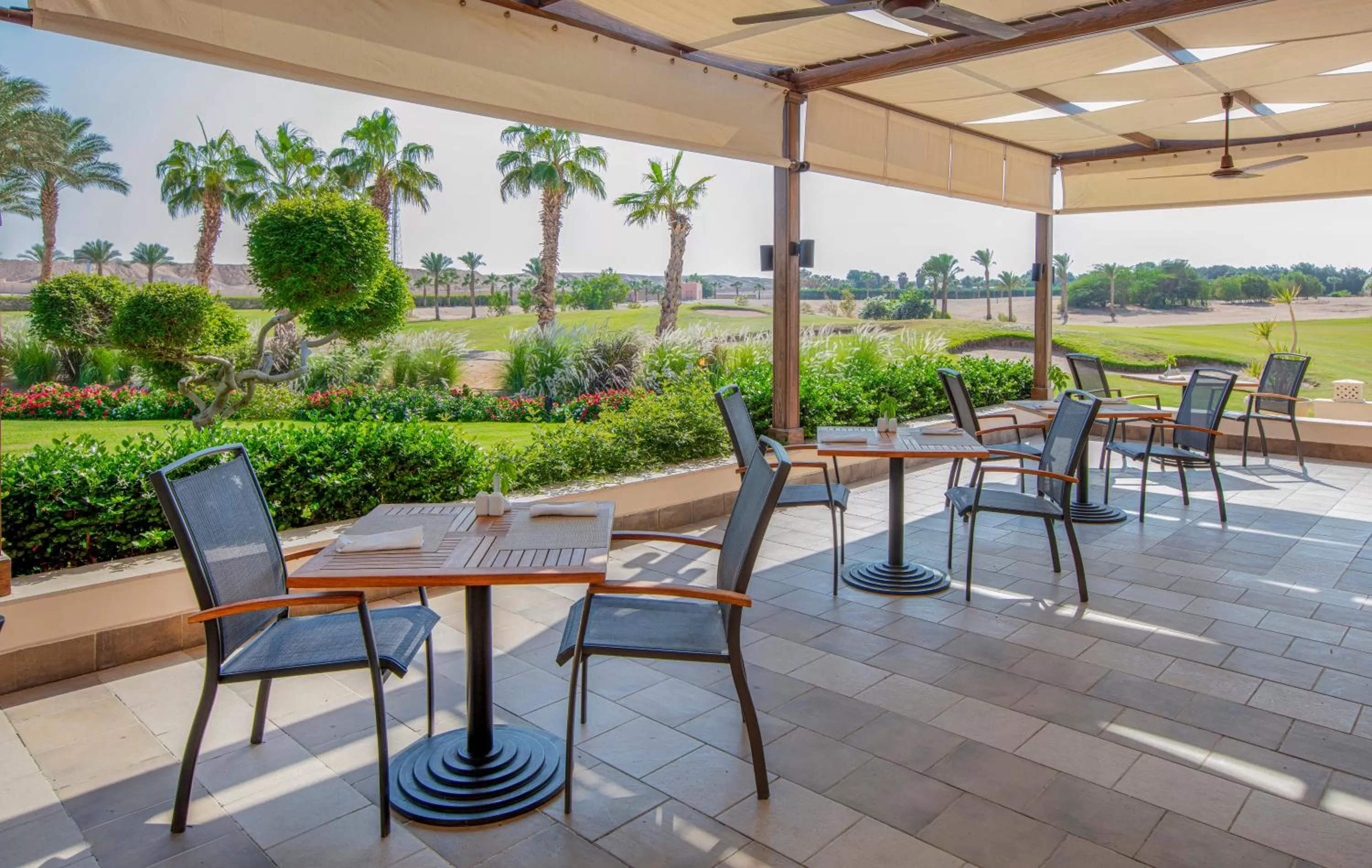 Restaurant/places to eat in JAZ Neo Saraya Palms