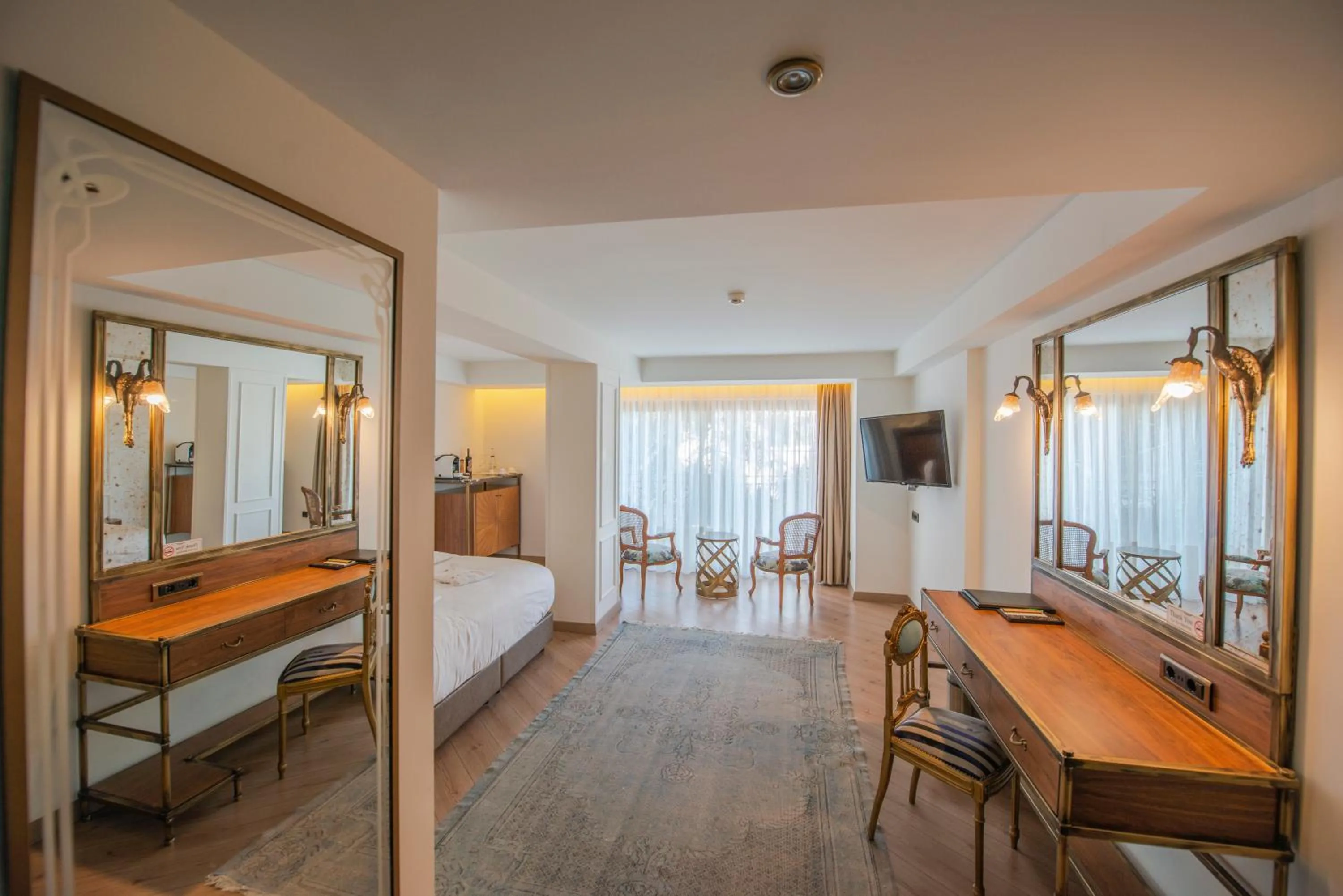 Photo of the whole room, Bed in Casa Margot Hotel - Adults Only