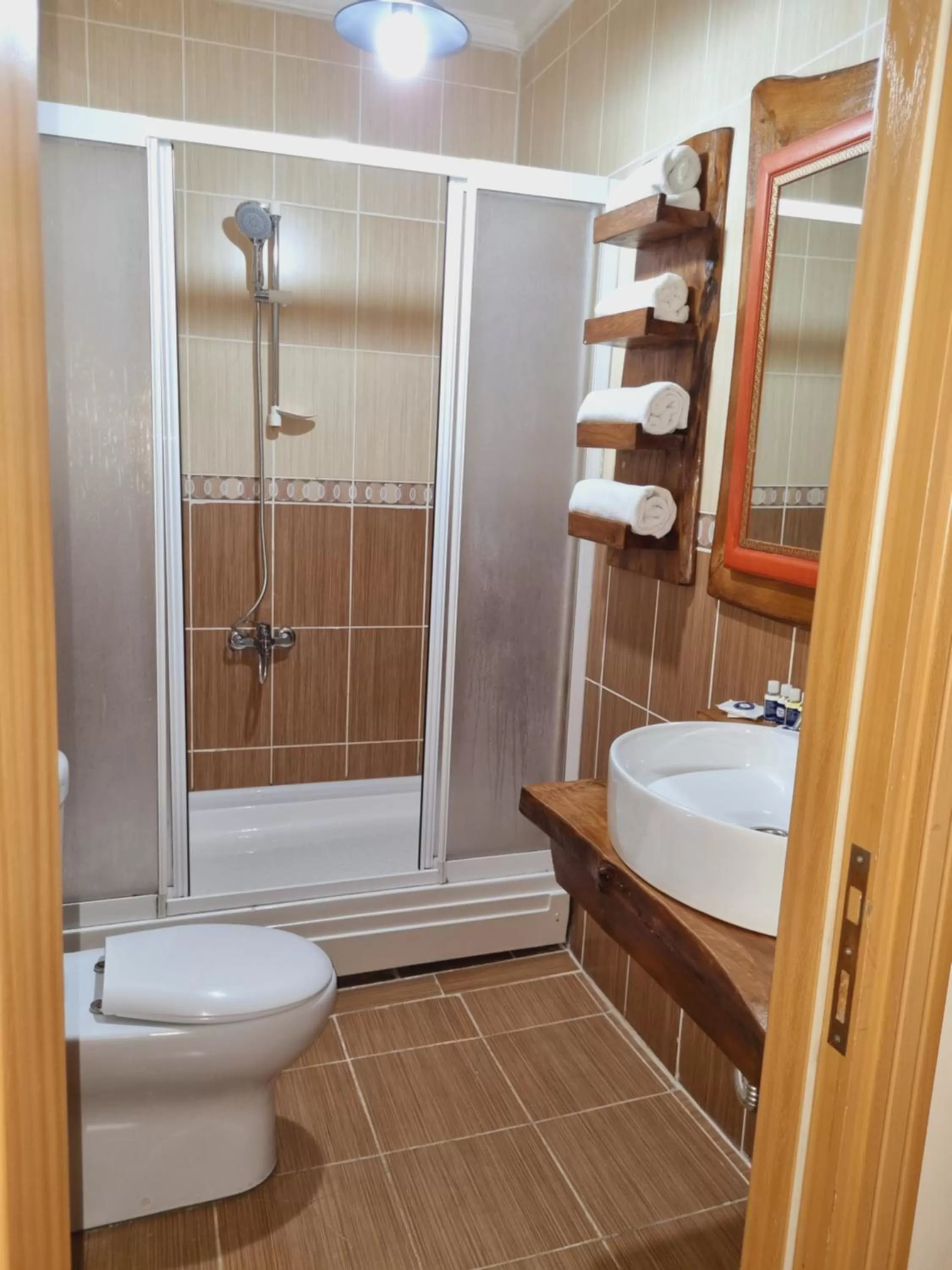 Shower in Hotel Gedikpasa Family