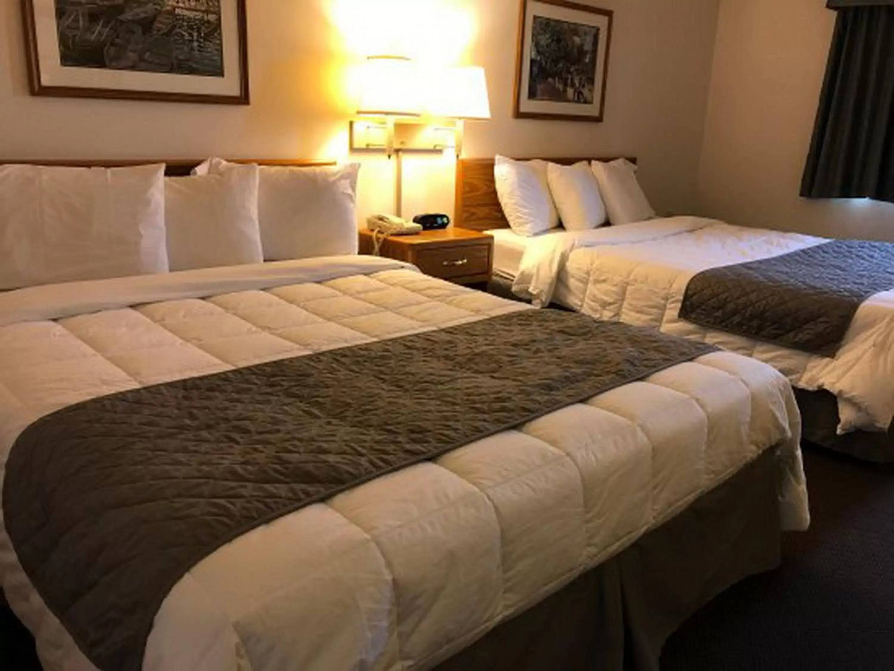 Bedroom, Bed in FairBridge Inn & Suites