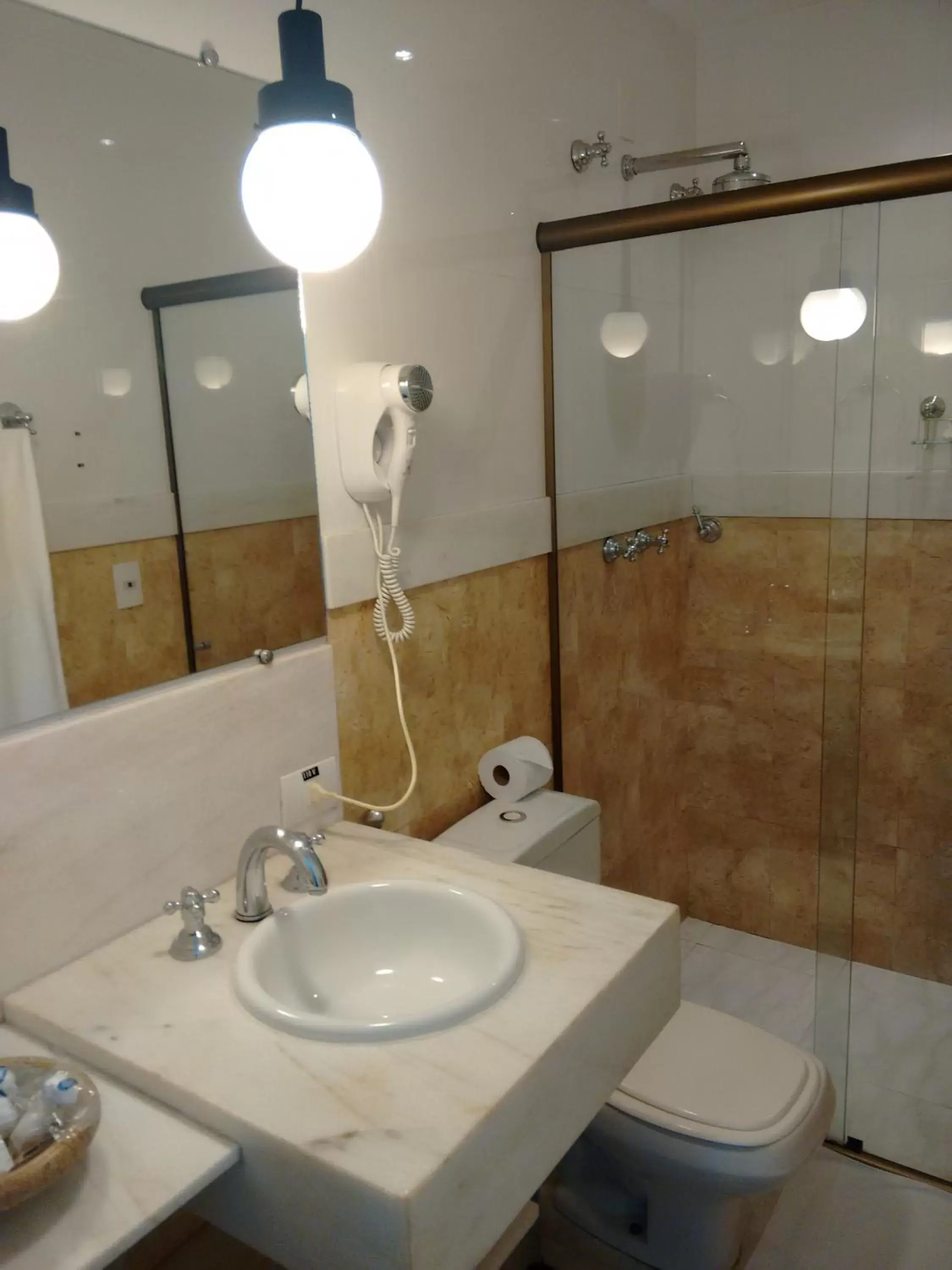 Toilet, Bathroom in Hotel Pousada Minas Gerais
