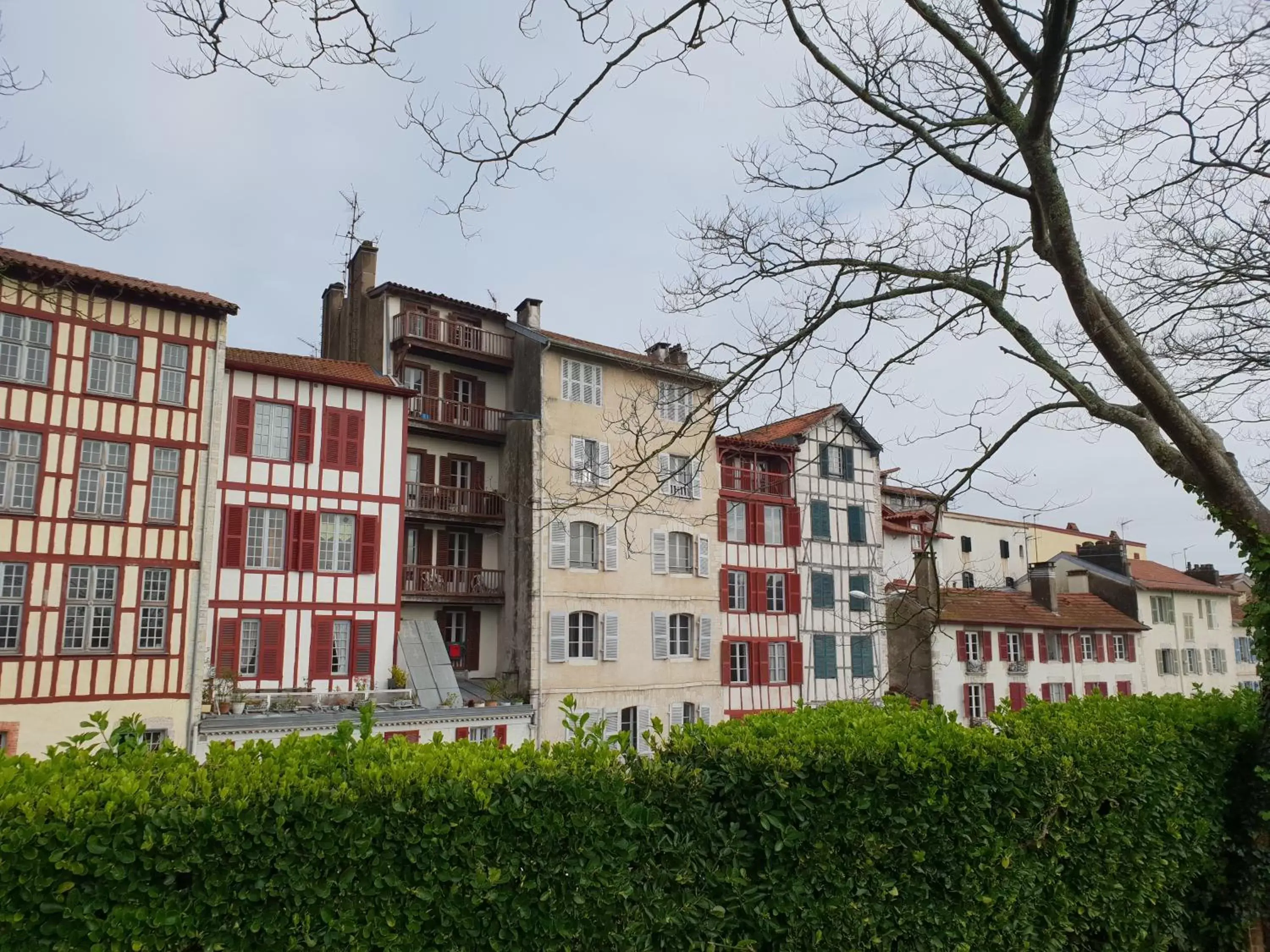 Nearby landmark, Property Building in Hôtel Les Genêts Bayonne