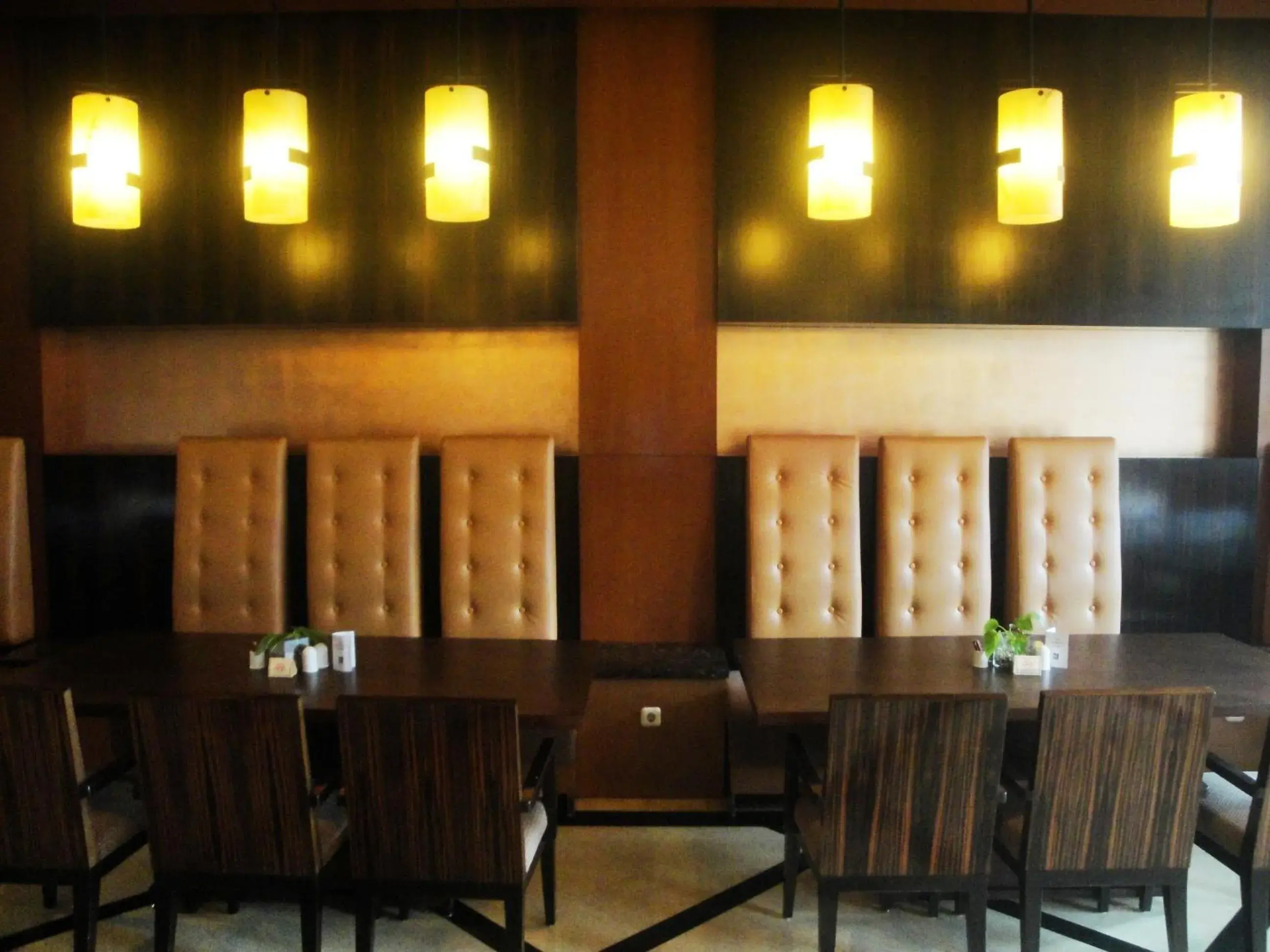 Restaurant/places to eat, Lounge/Bar in Manado Quality Hotel