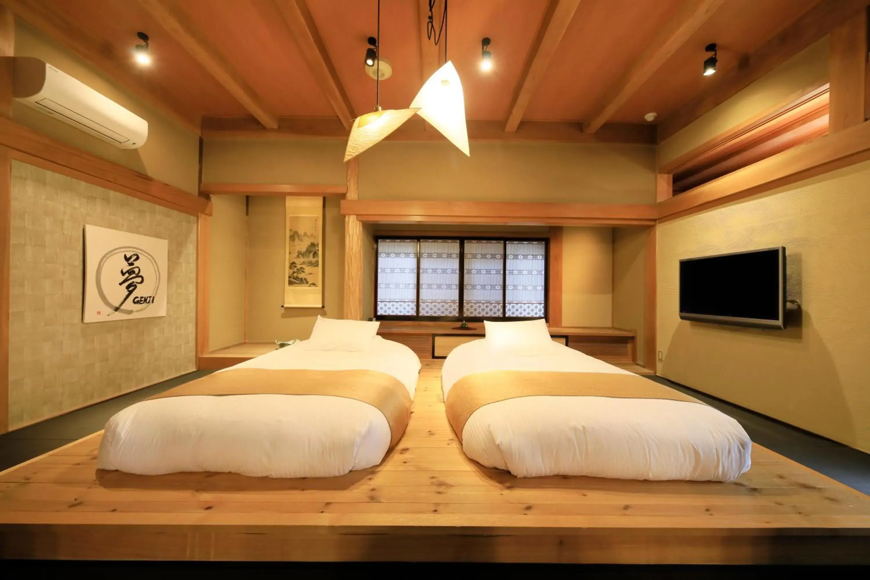 Bed in Fuji Onsenji Yumedono