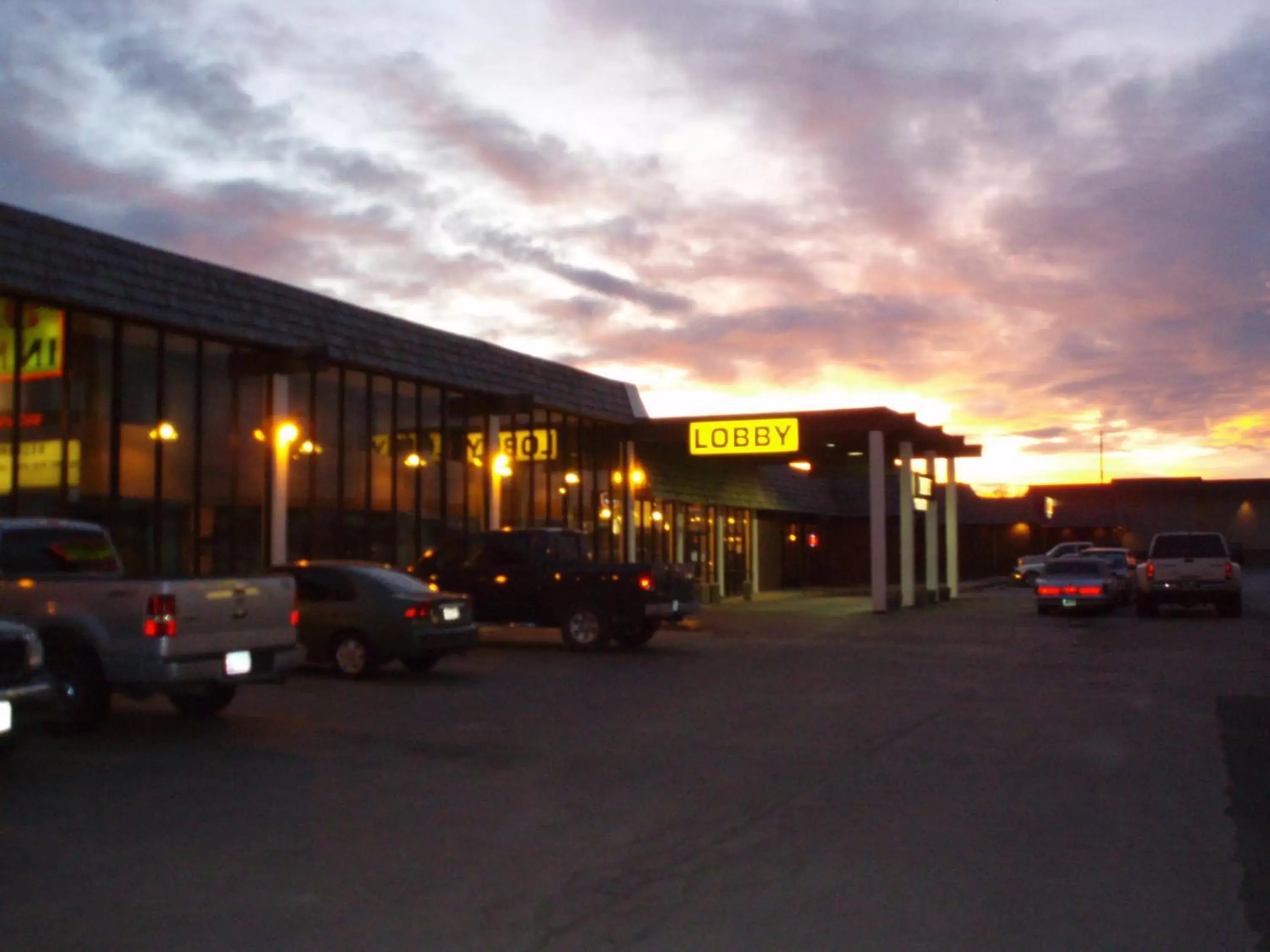 Property building in National 9 Inn Gillette Property building in National 9 Inn Gillette