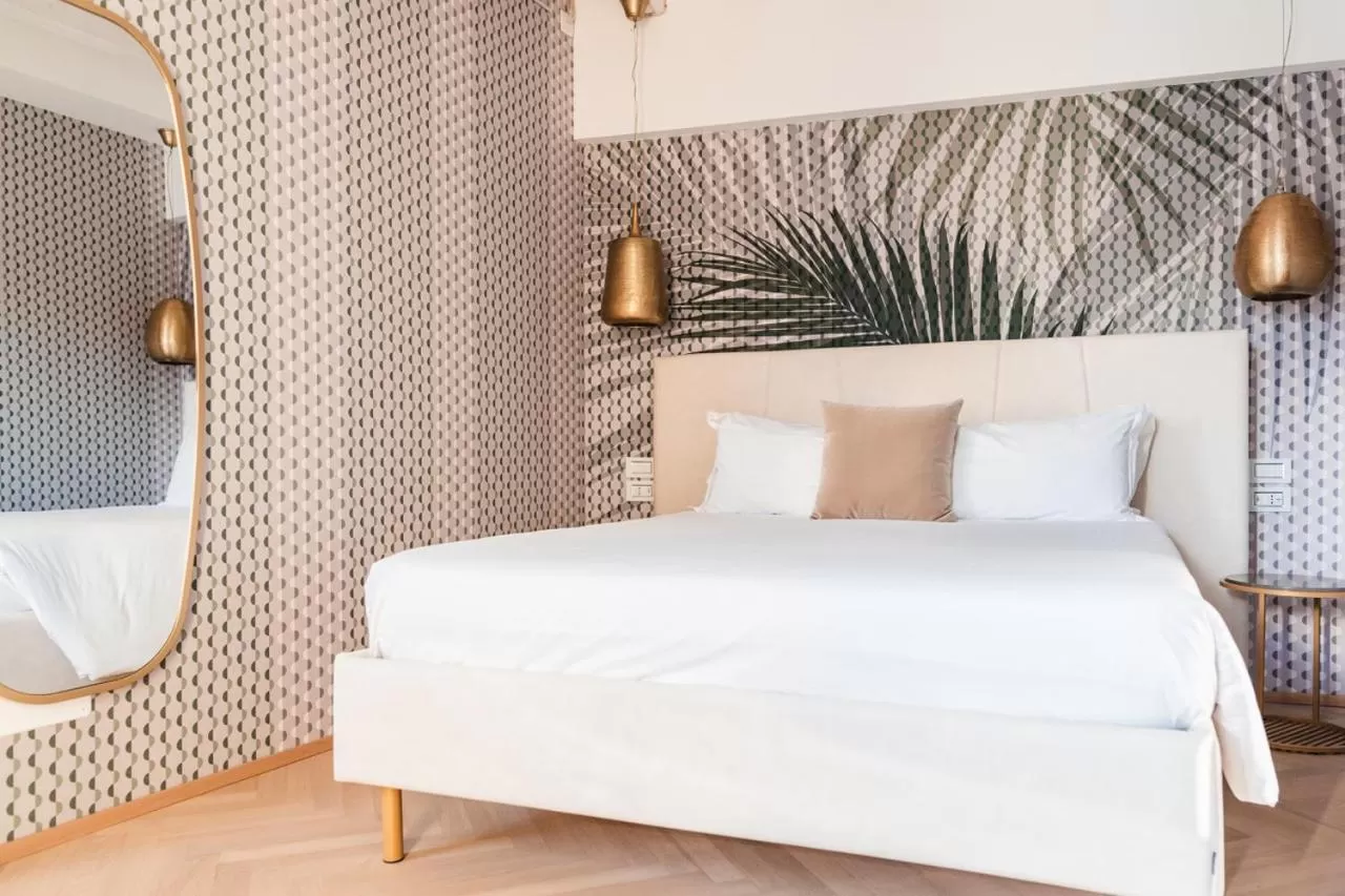 Bedroom, Bed in LUXURY SUITES ROCOPOM - Lake Front