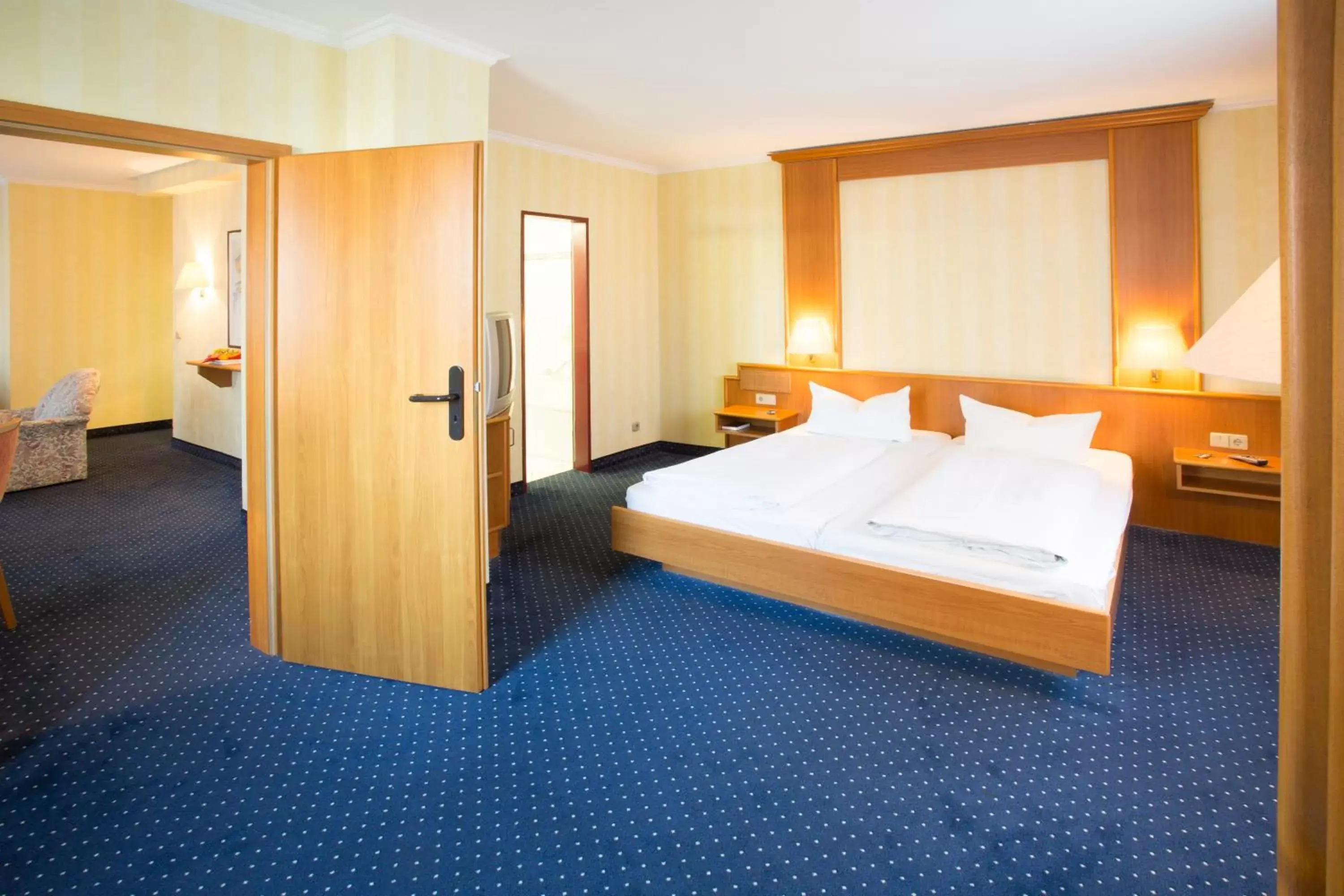 Photo of the whole room, Bed in Trip Inn Hotel Frankfurt Airport Rüsselsheim