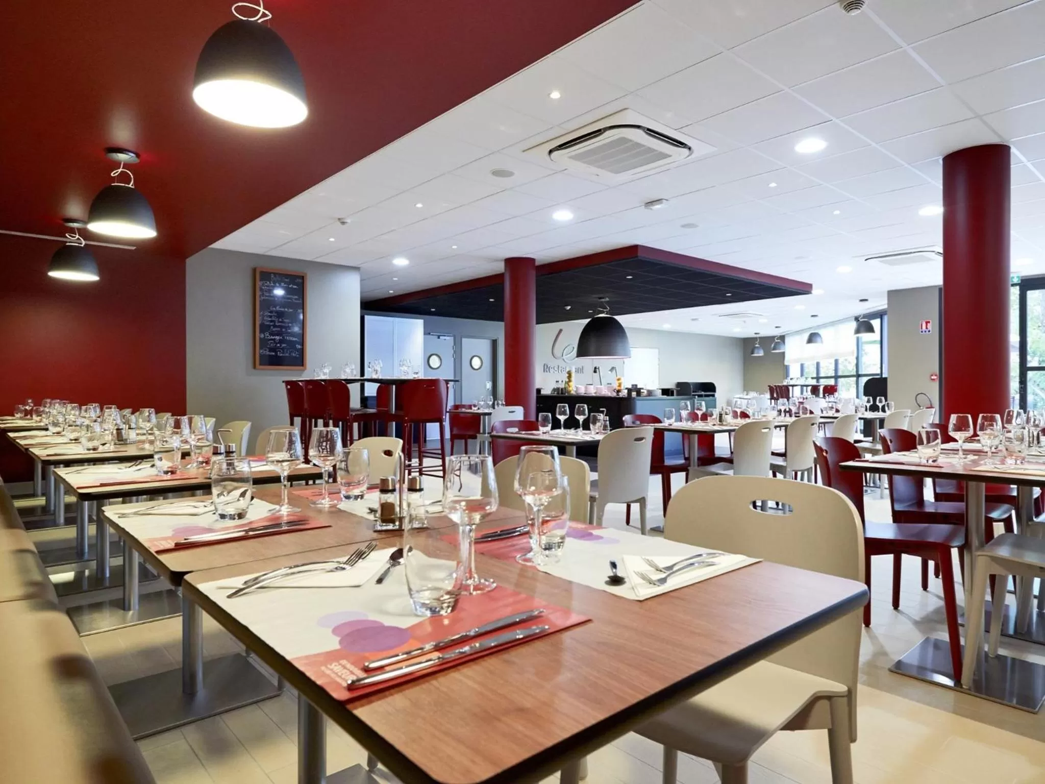 Restaurant/places to eat in Campanile Bordeaux Ouest - Mérignac Aéroport