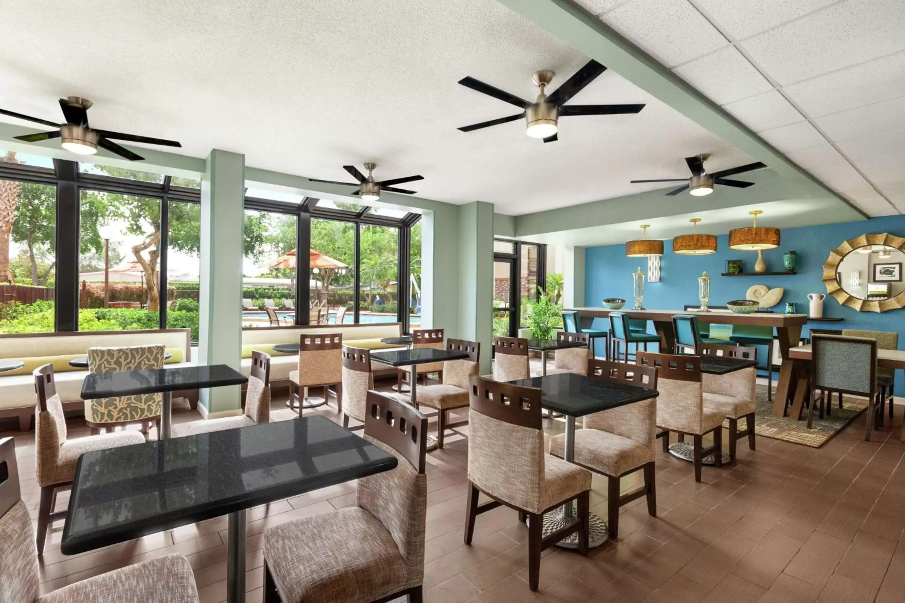 Property building, Restaurant/Places to Eat in Hampton Inn Ft. Lauderdale-Cypress Creek