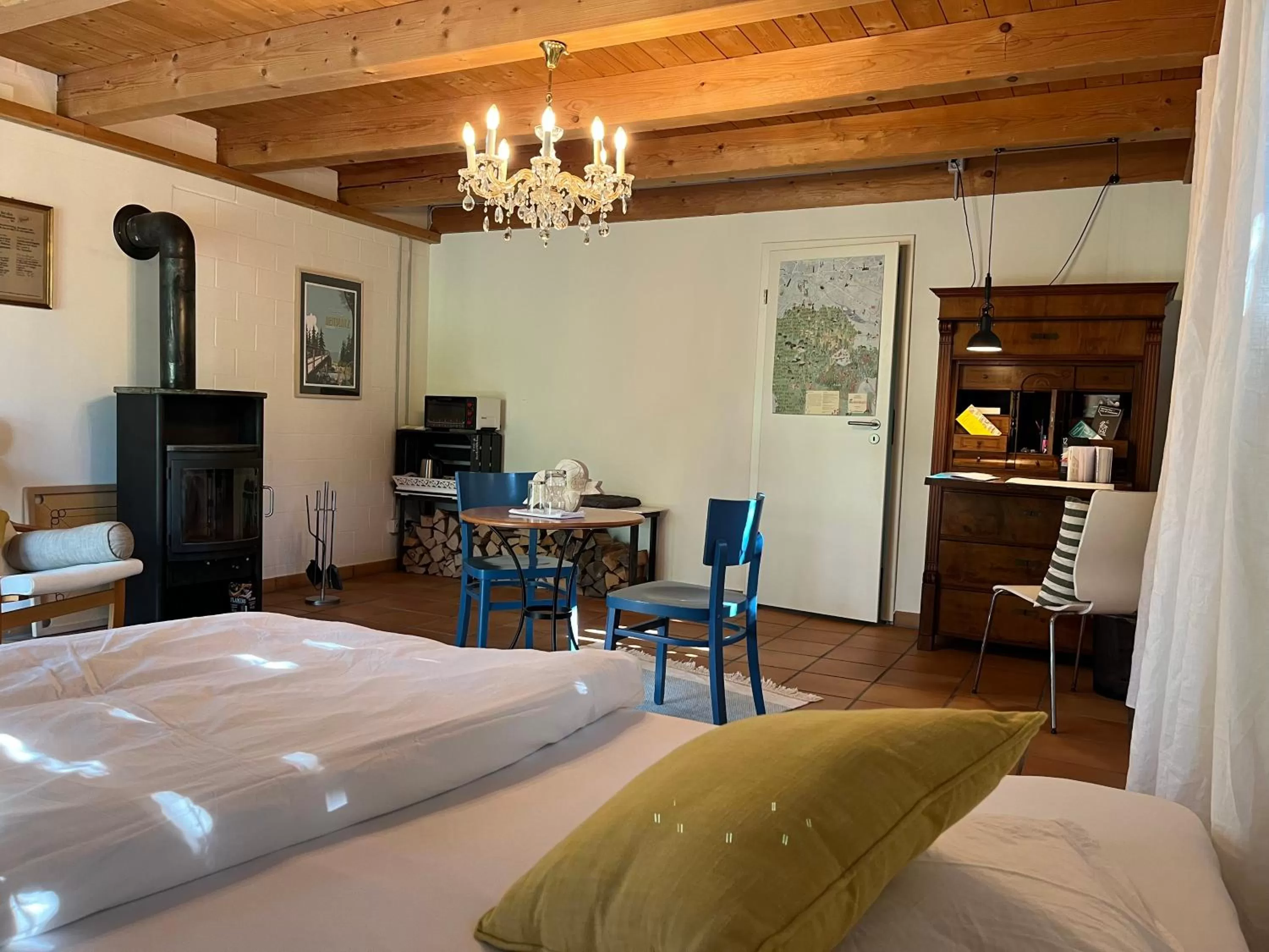 Bedroom, Seating Area in Me Gustas Tu - Séparée